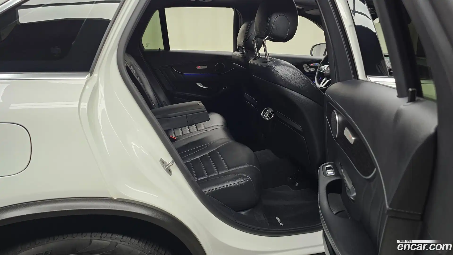 GLC-Class Mercedes-Benz 2022.7-OPTION-015