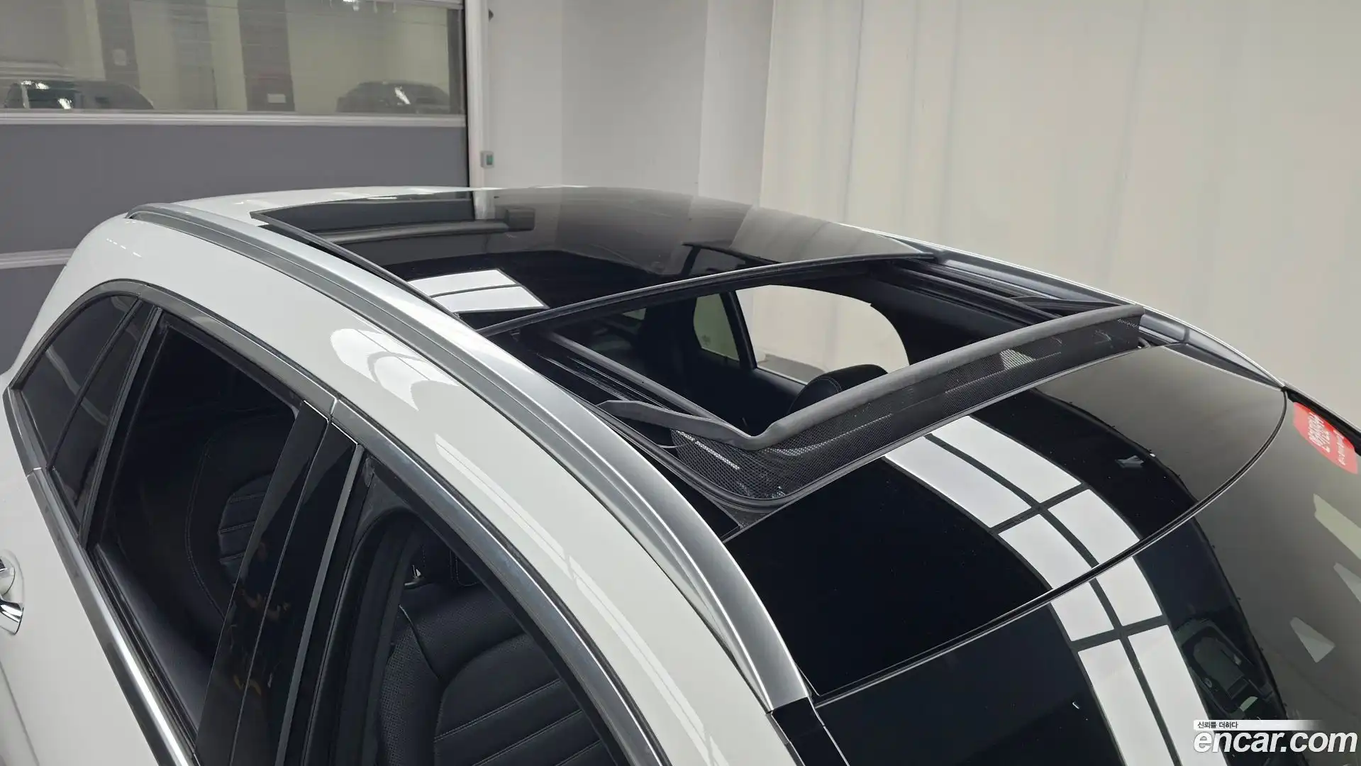 GLC-Class Mercedes-Benz 2022.7-OPTION-041
