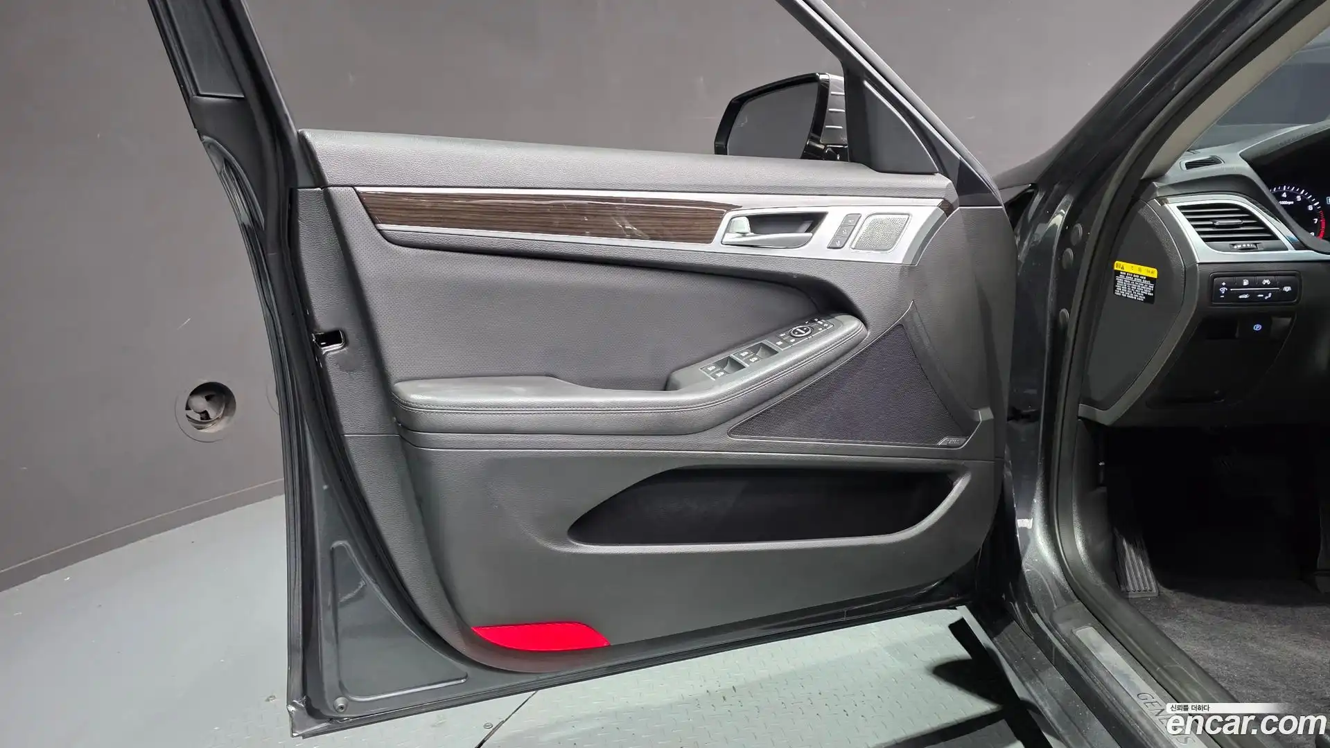 G80 Genesis 2016.10-INNER-034