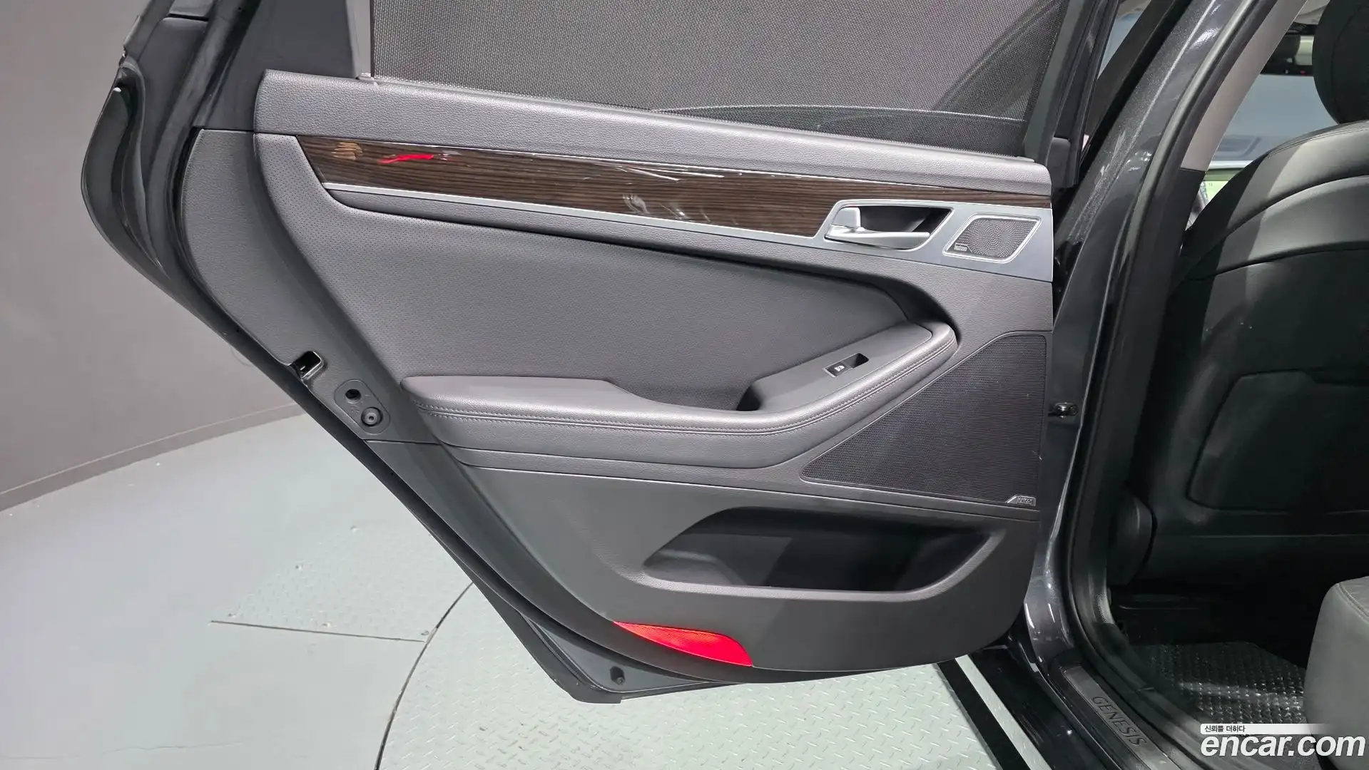 G80 Genesis 2016.10-INNER-035
