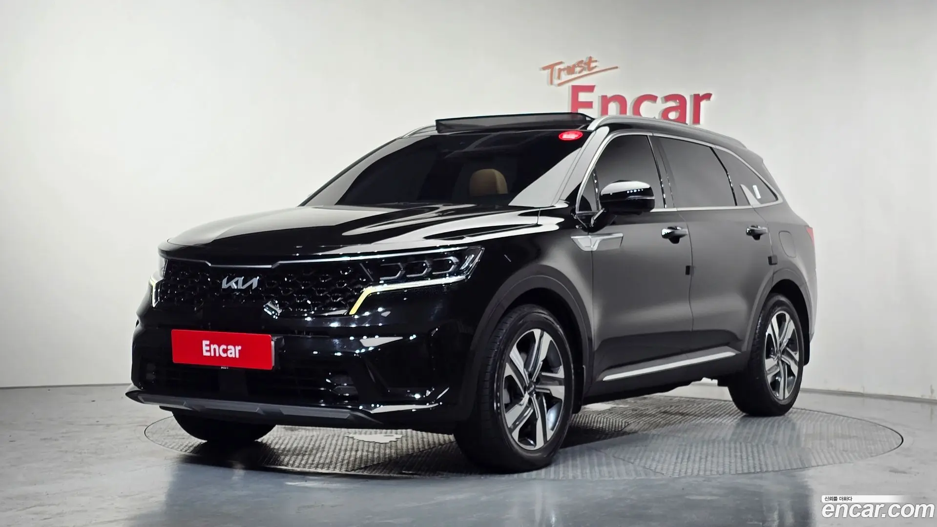 Main__Slider__Photo:Sorento Kia 2022.8-0