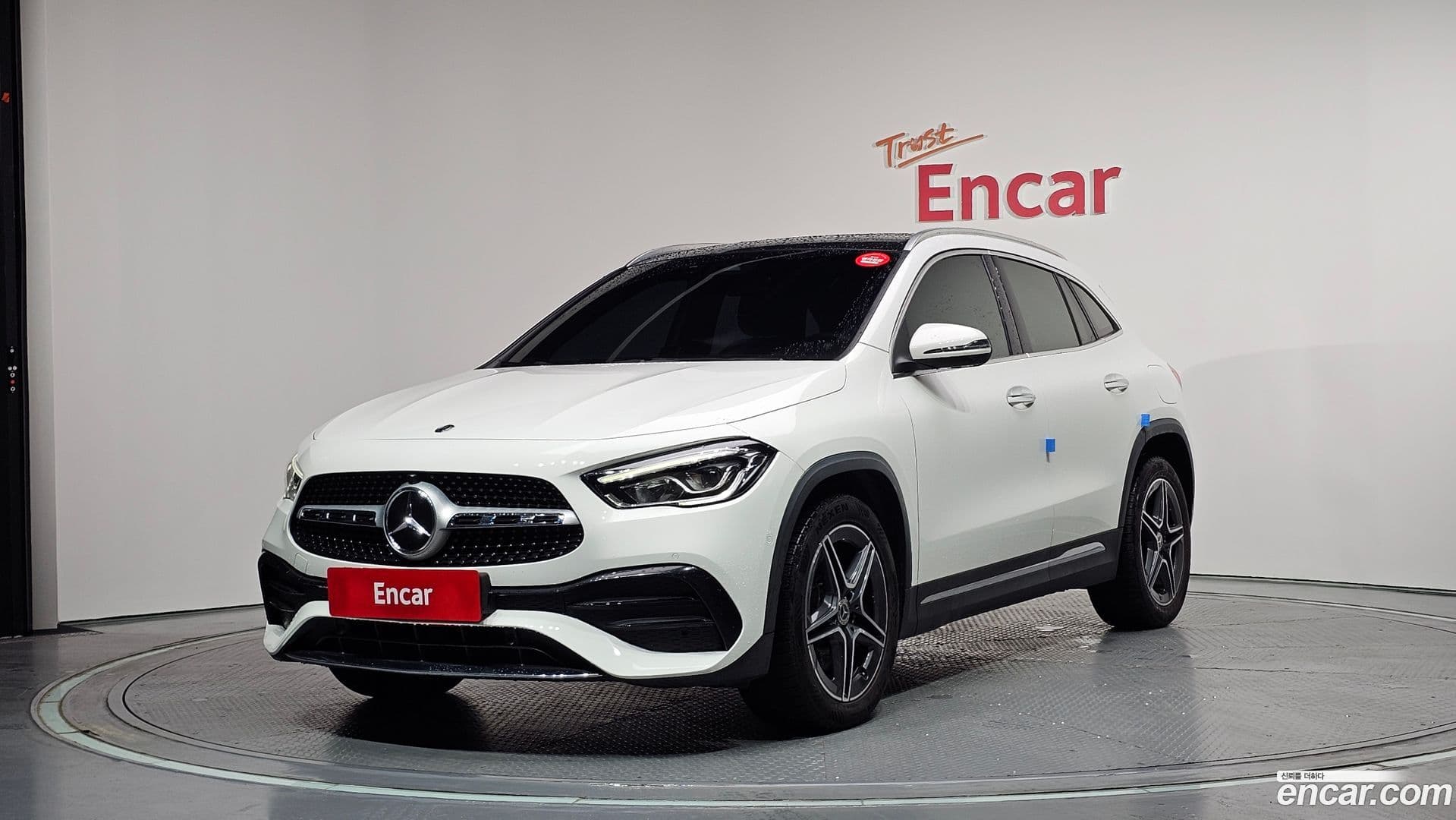 Main__Slider__Photo:GLA-Class Mercedes-Benz 2020.8-0