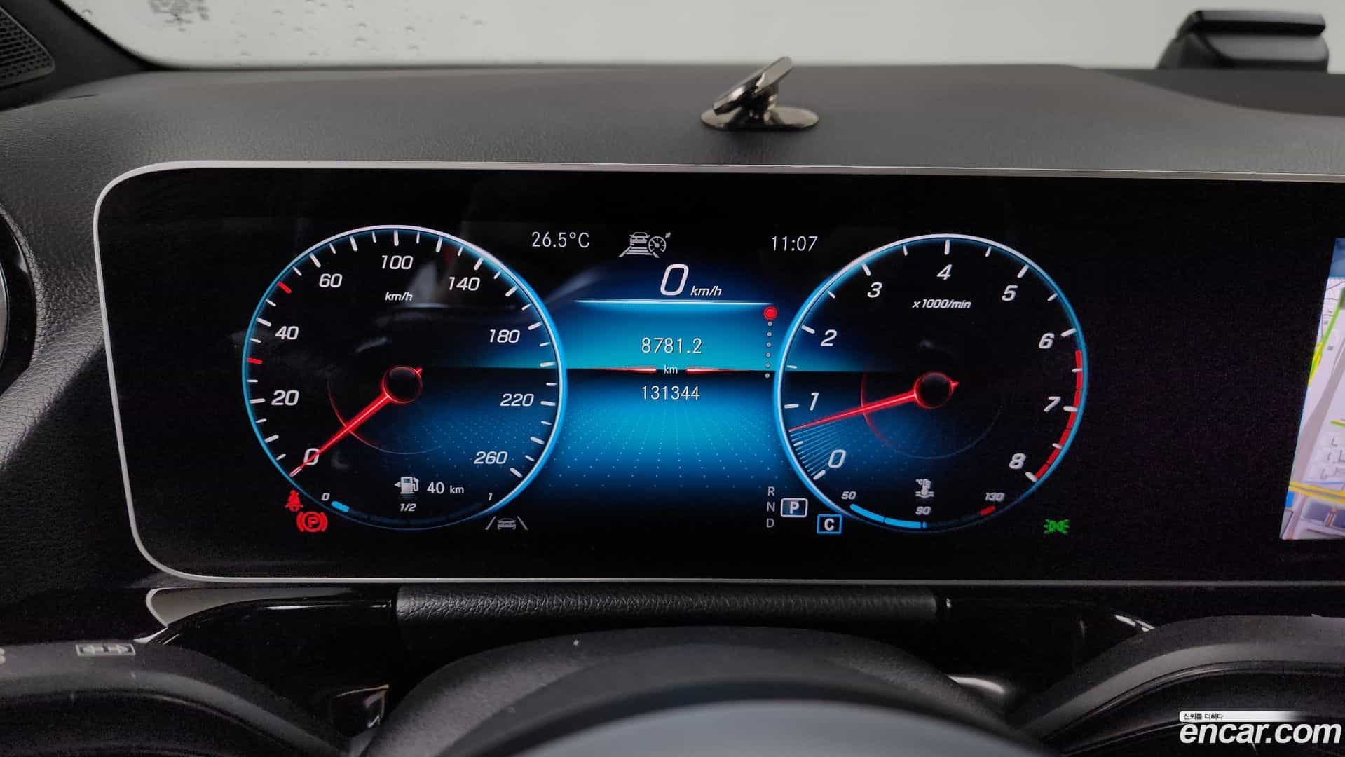 GLA-Class Mercedes-Benz 2020.8-INNER-008