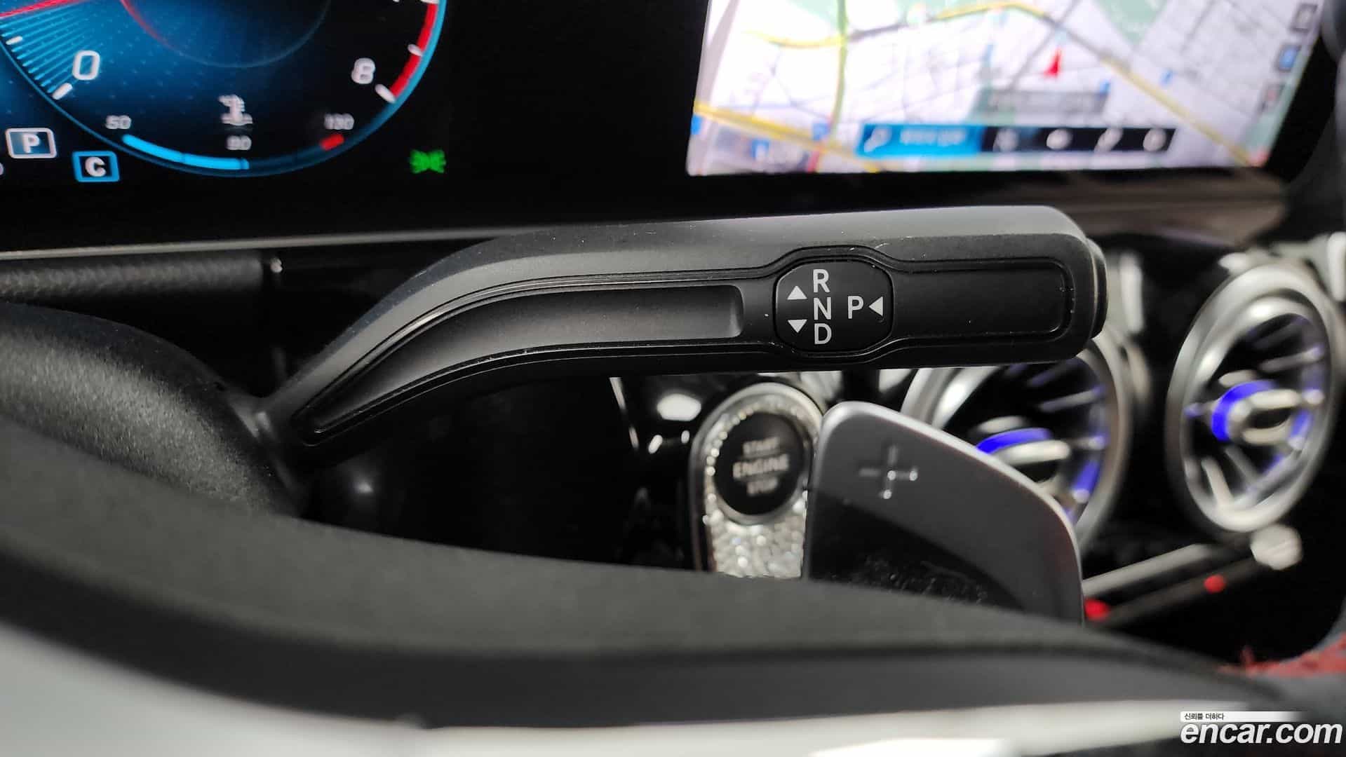 GLA-Class Mercedes-Benz 2020.8-INNER-009