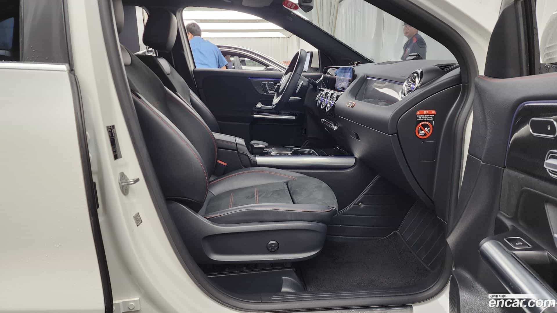 GLA-Class Mercedes-Benz 2020.8-OPTION-015