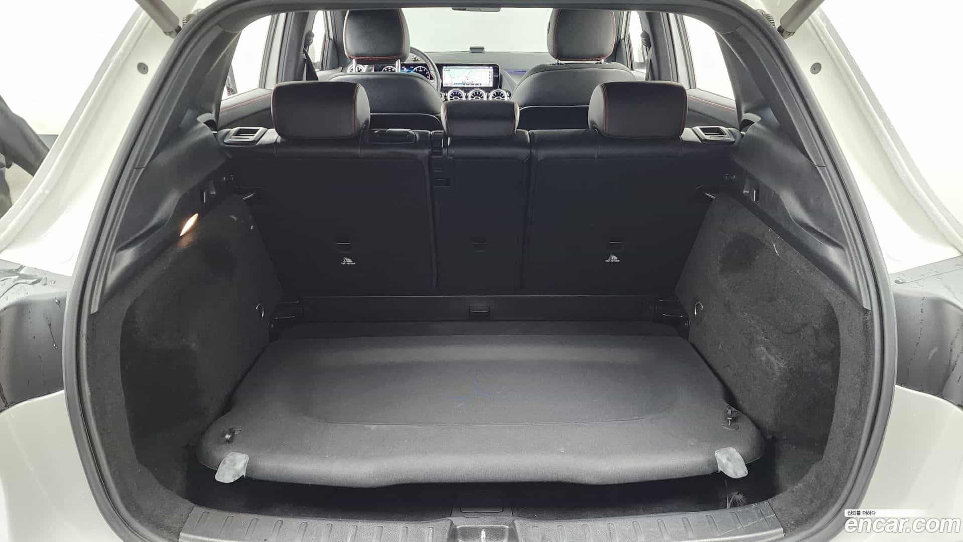 GLA-Class Mercedes-Benz 2020.8-OPTION-024
