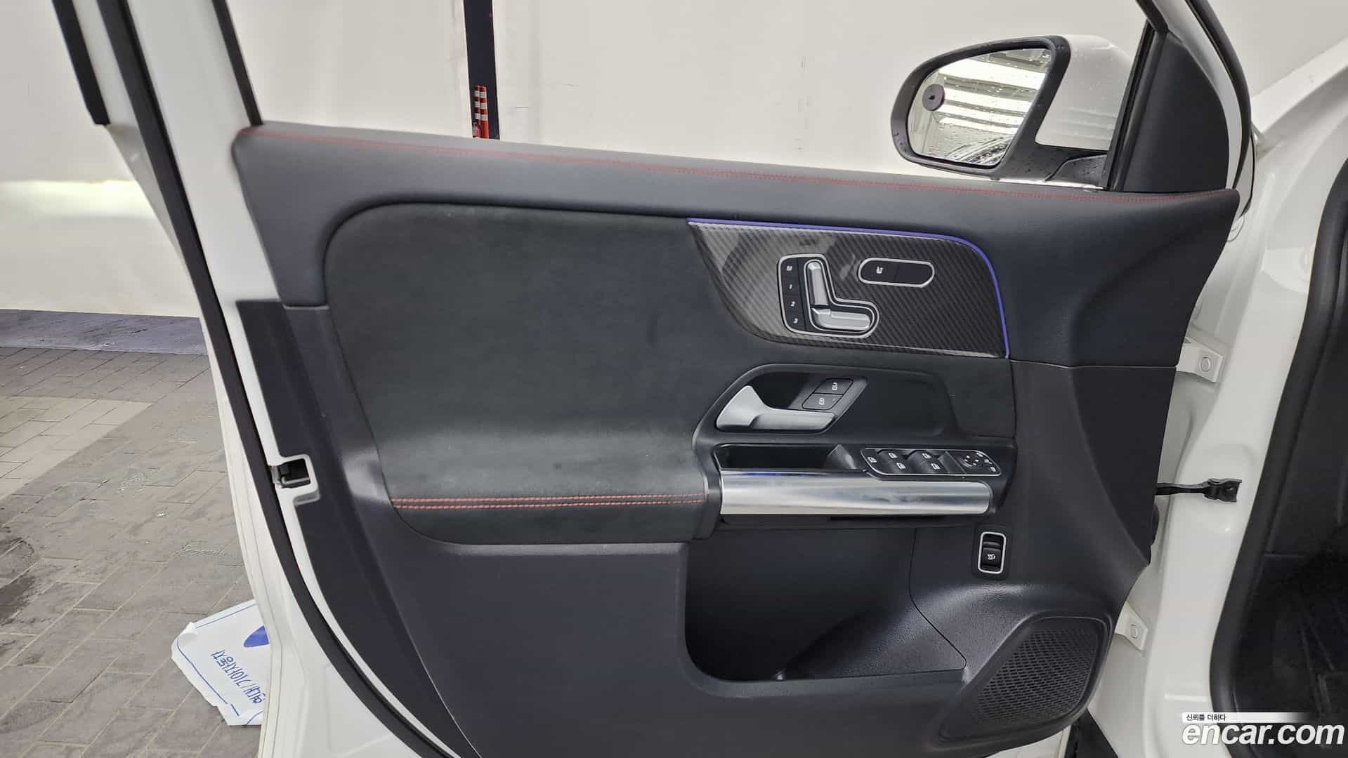 GLA-Class Mercedes-Benz 2020.8-INNER-034