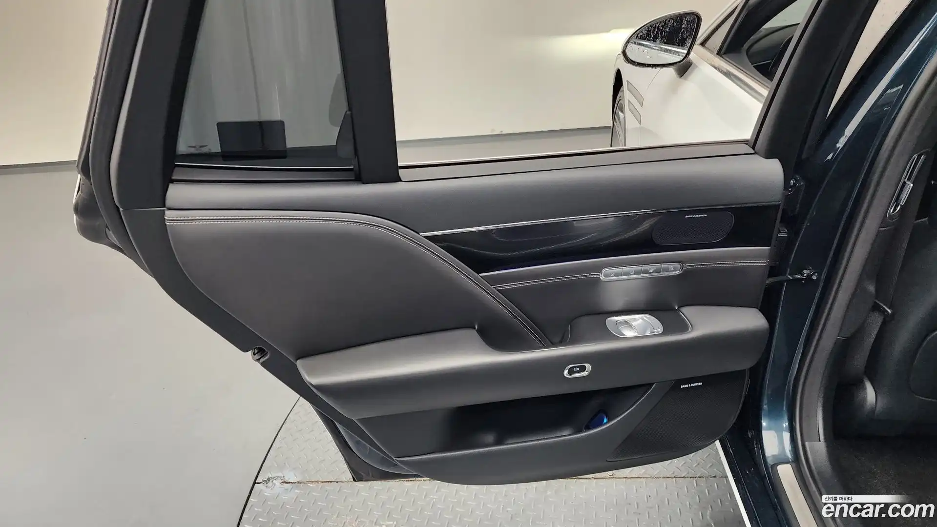 G90 Genesis 2022.4-INNER-035