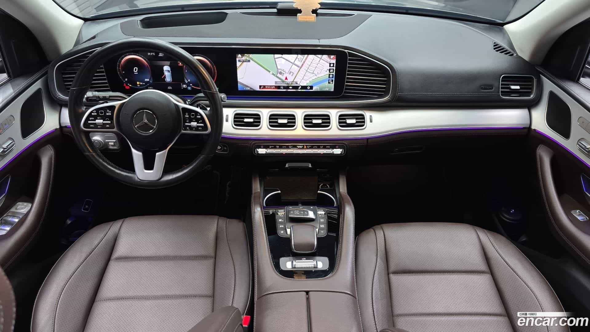 GLE-Class Mercedes-Benz 2021.9-INNER-007