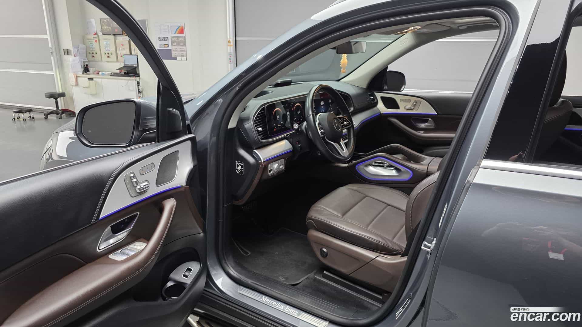 GLE-Class Mercedes-Benz 2021.9-INNER-010