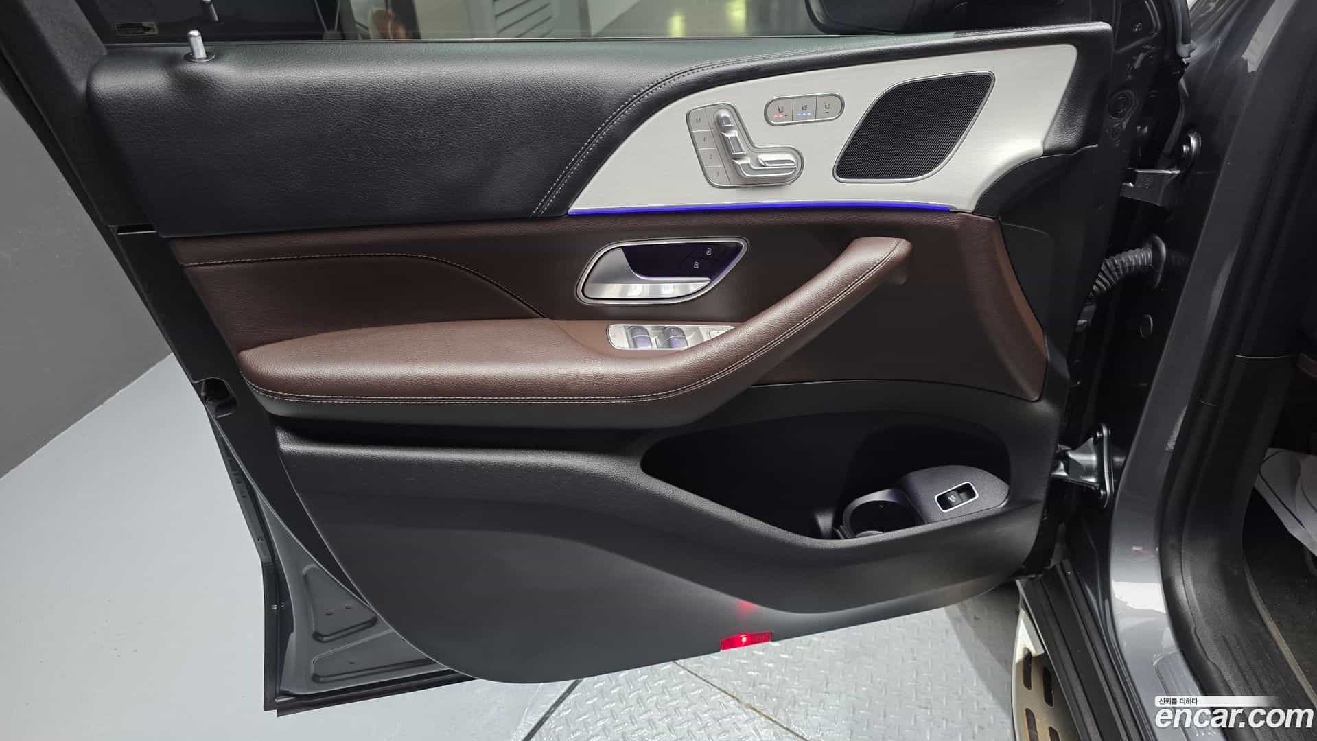 GLE-Class Mercedes-Benz 2021.9-INNER-034