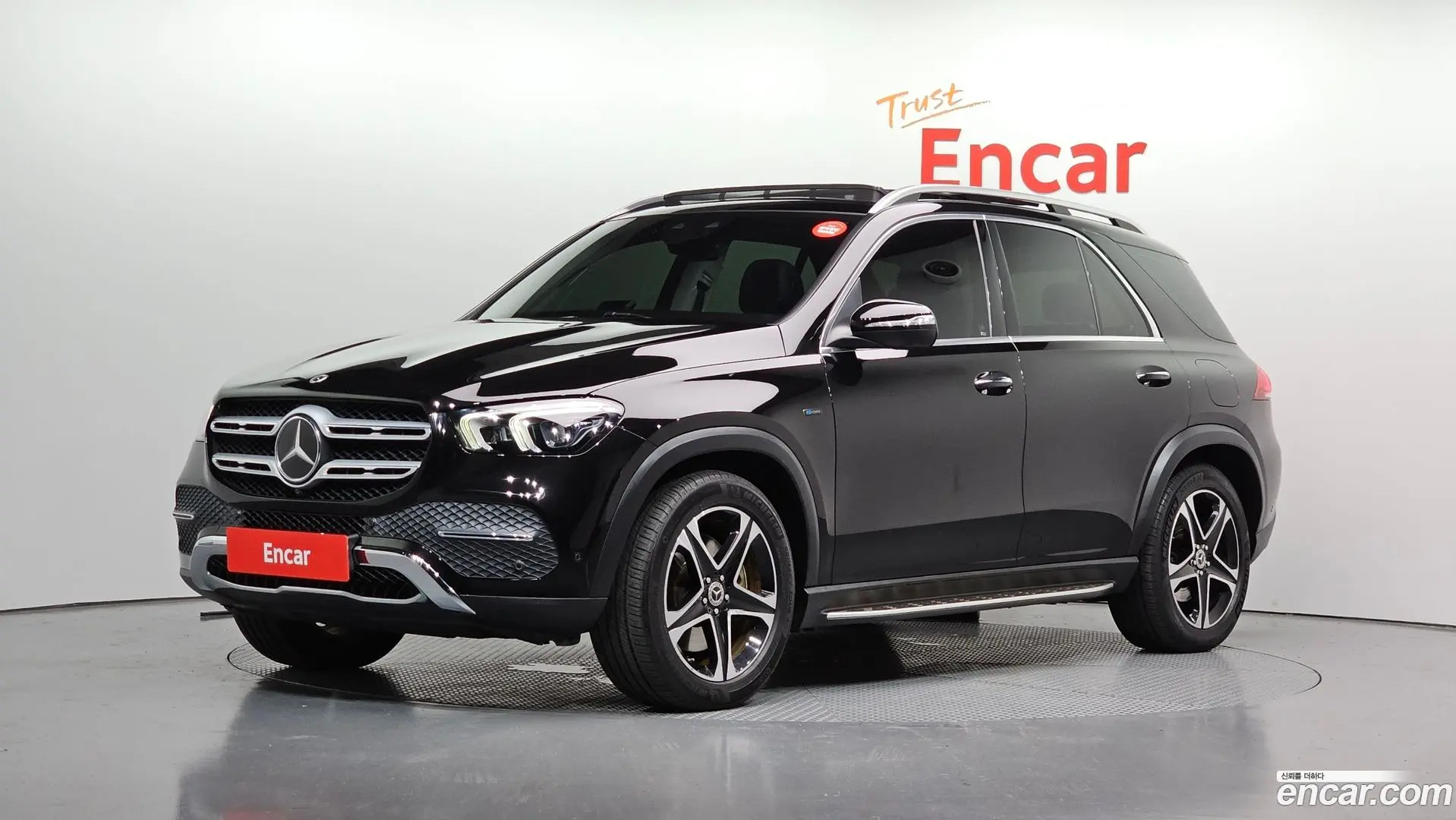 Main__Slider__Photo:GLE-Class Mercedes-Benz 2021.9-0