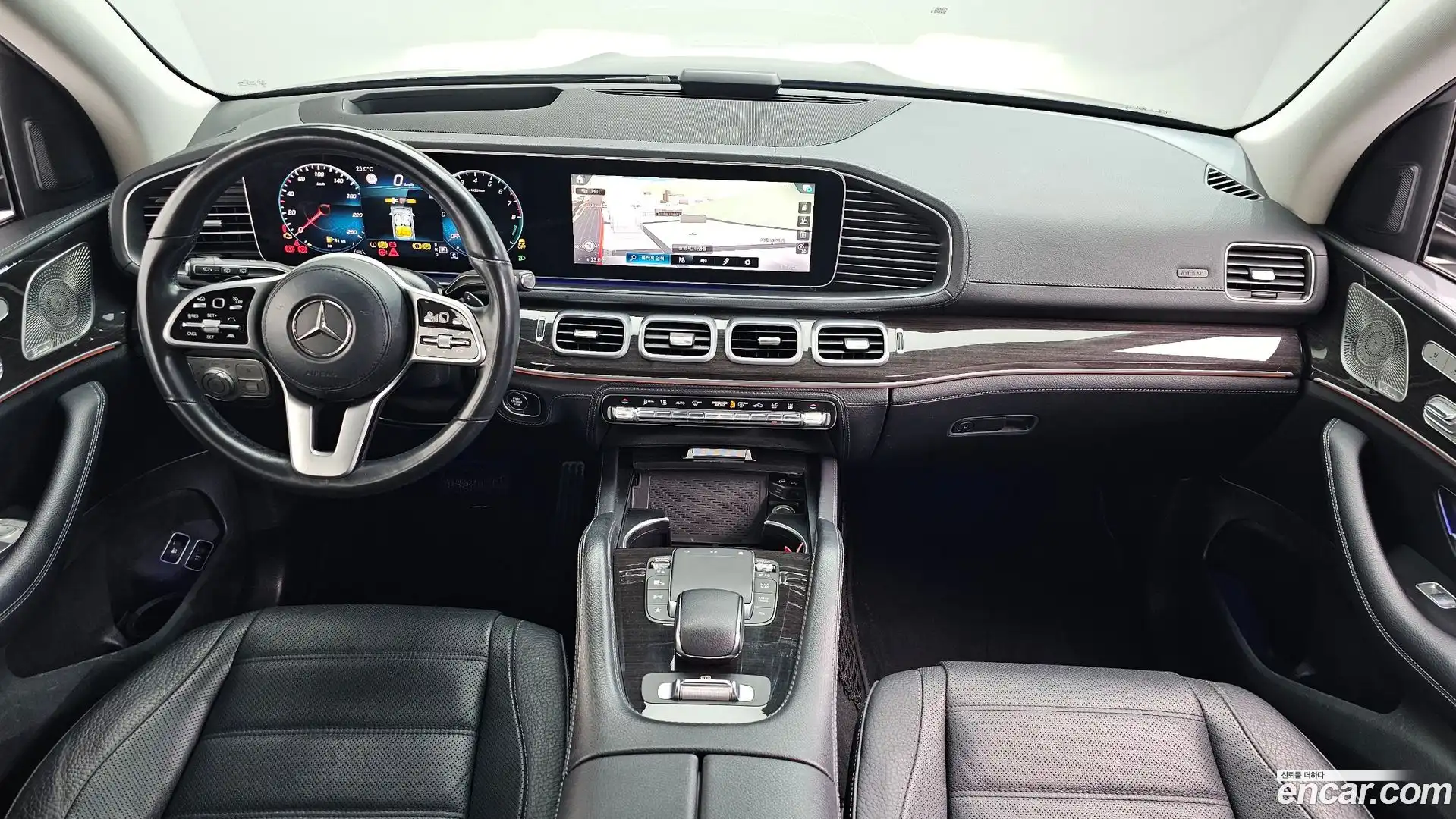 GLE-Class Mercedes-Benz 2021.9-INNER-007