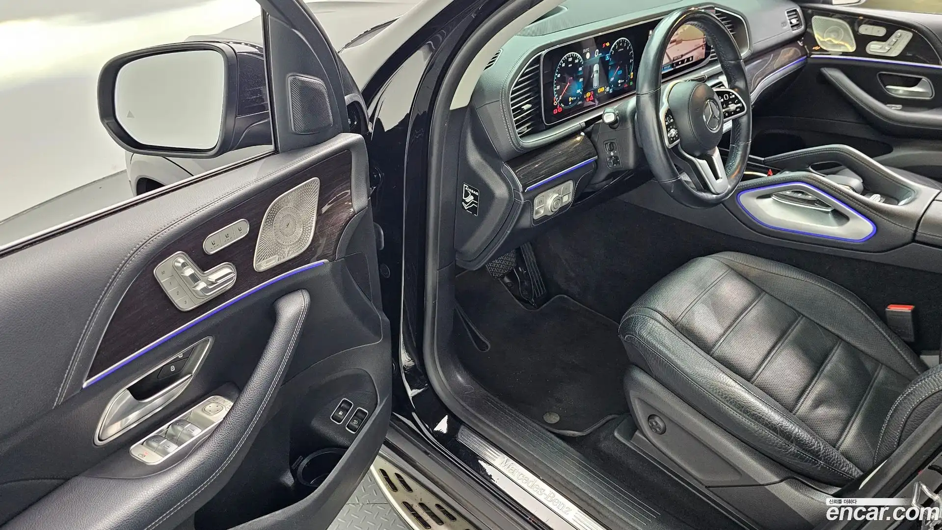 GLE-Class Mercedes-Benz 2021.9-INNER-010