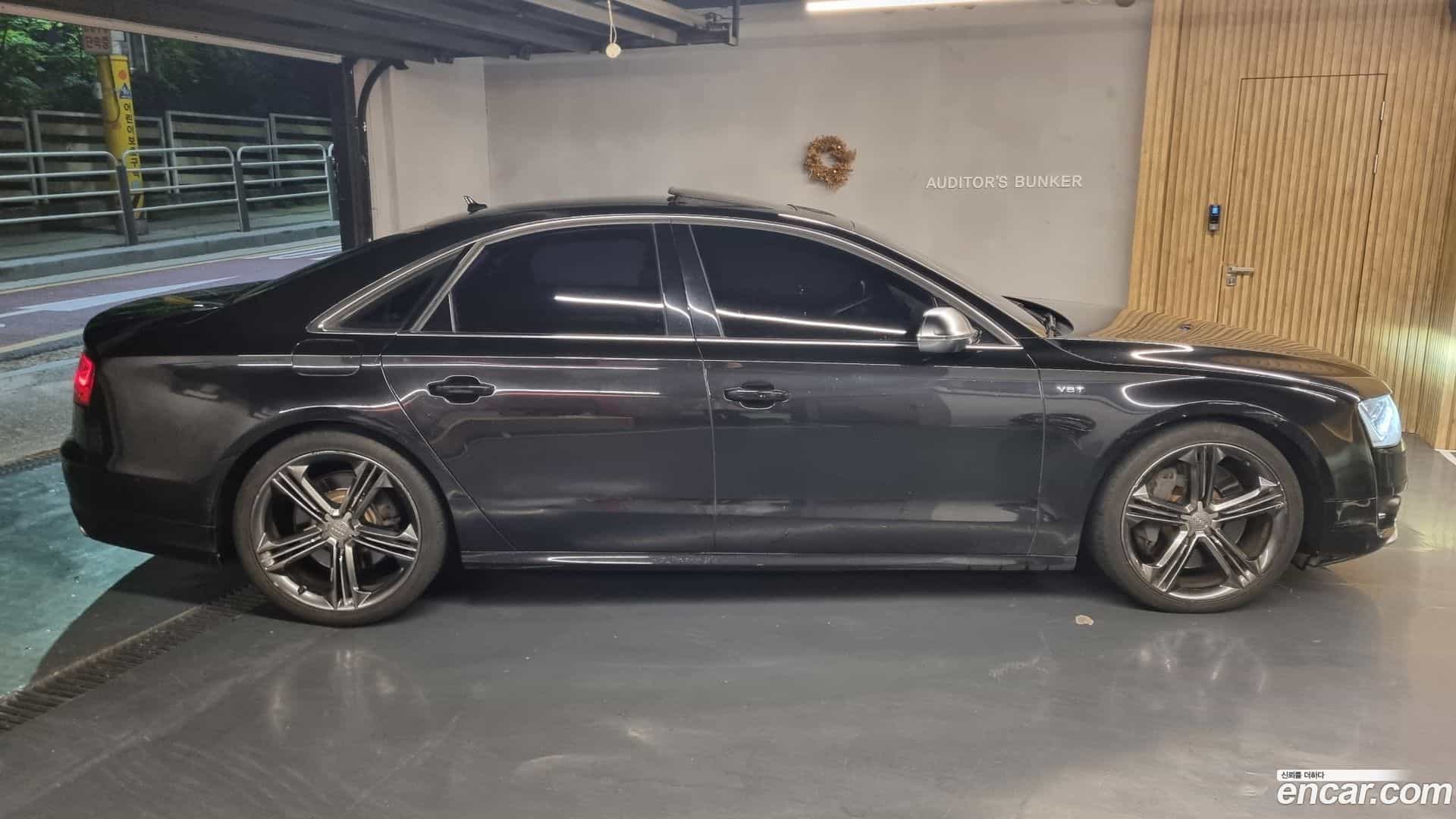 S8 Audi 2013.0-OUTER-004