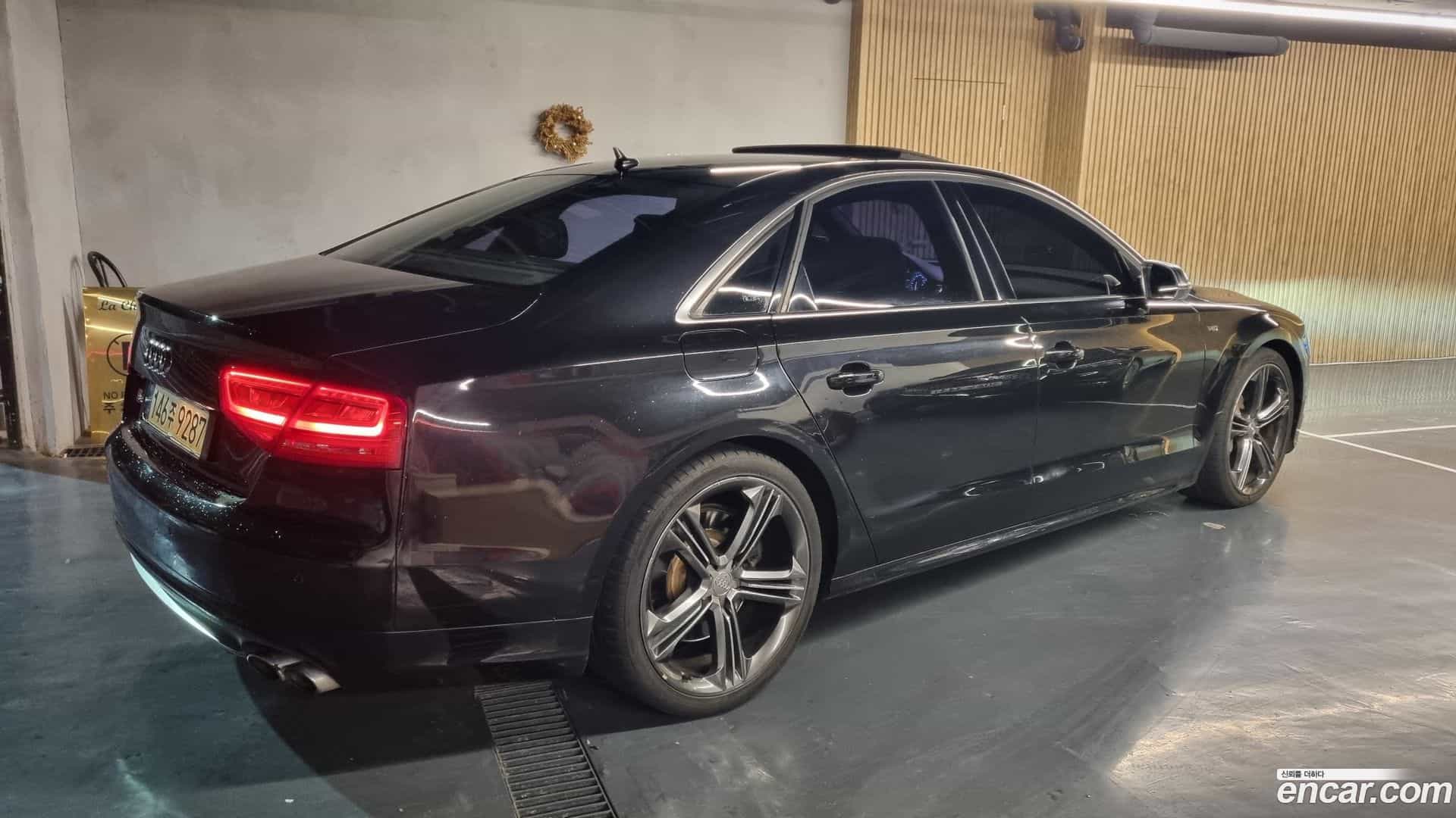 S8 Audi 2013.0-INNER-007