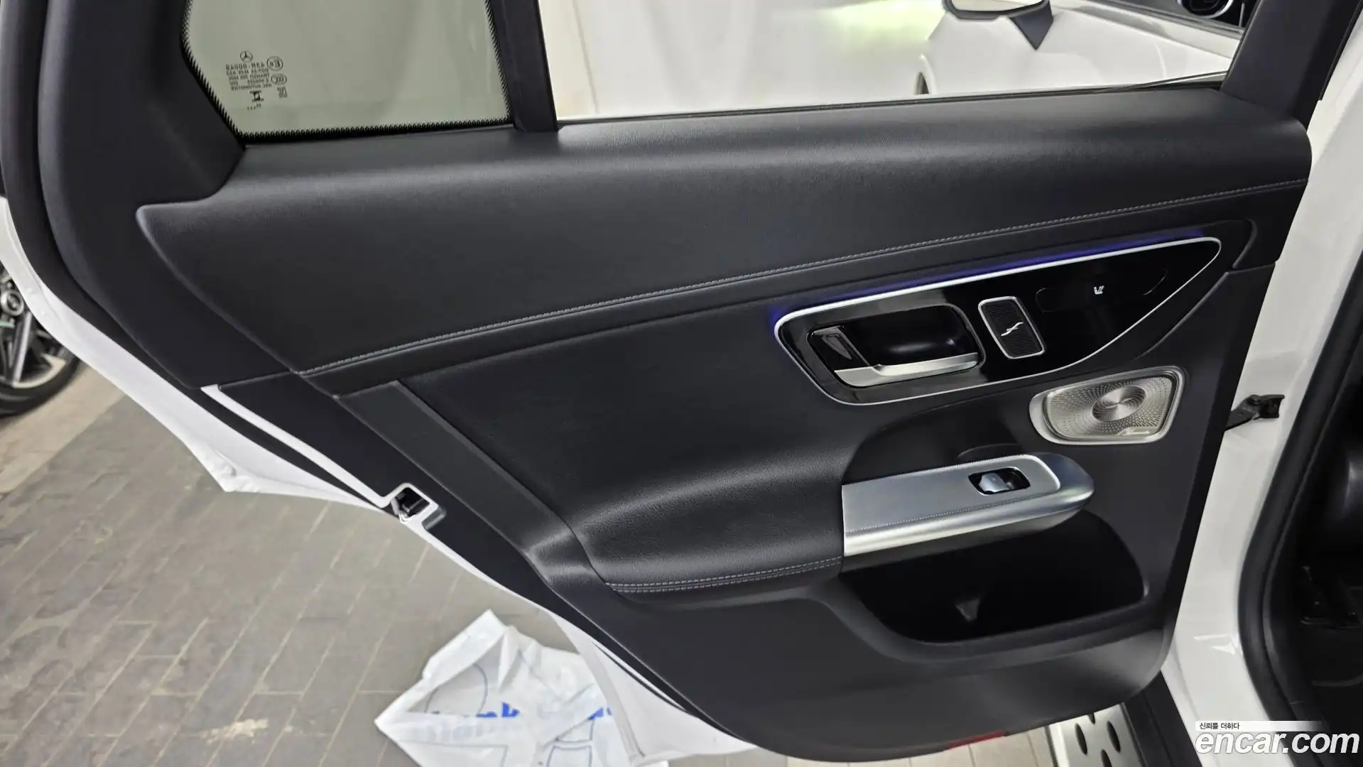 GLC-Class Mercedes-Benz 2024.2-INNER-035