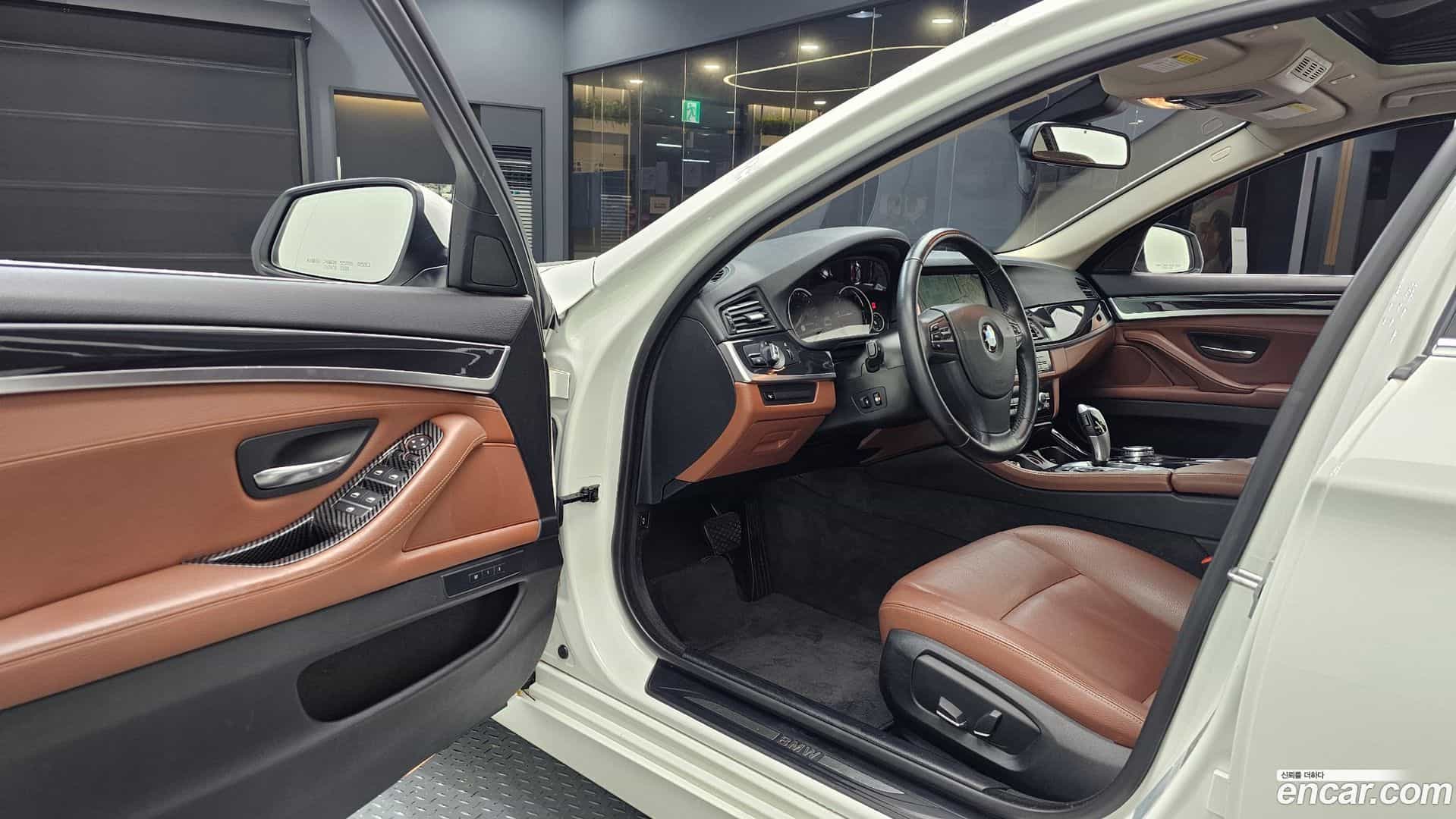 5-Series BMW 2015.5-INNER-010