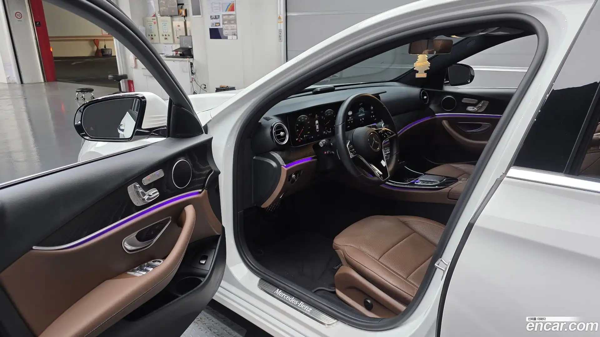 E-Class Mercedes-Benz 2023.11-INNER-010