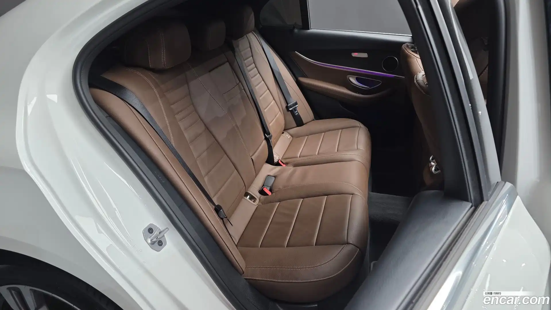 E-Class Mercedes-Benz 2023.11-OPTION-015
