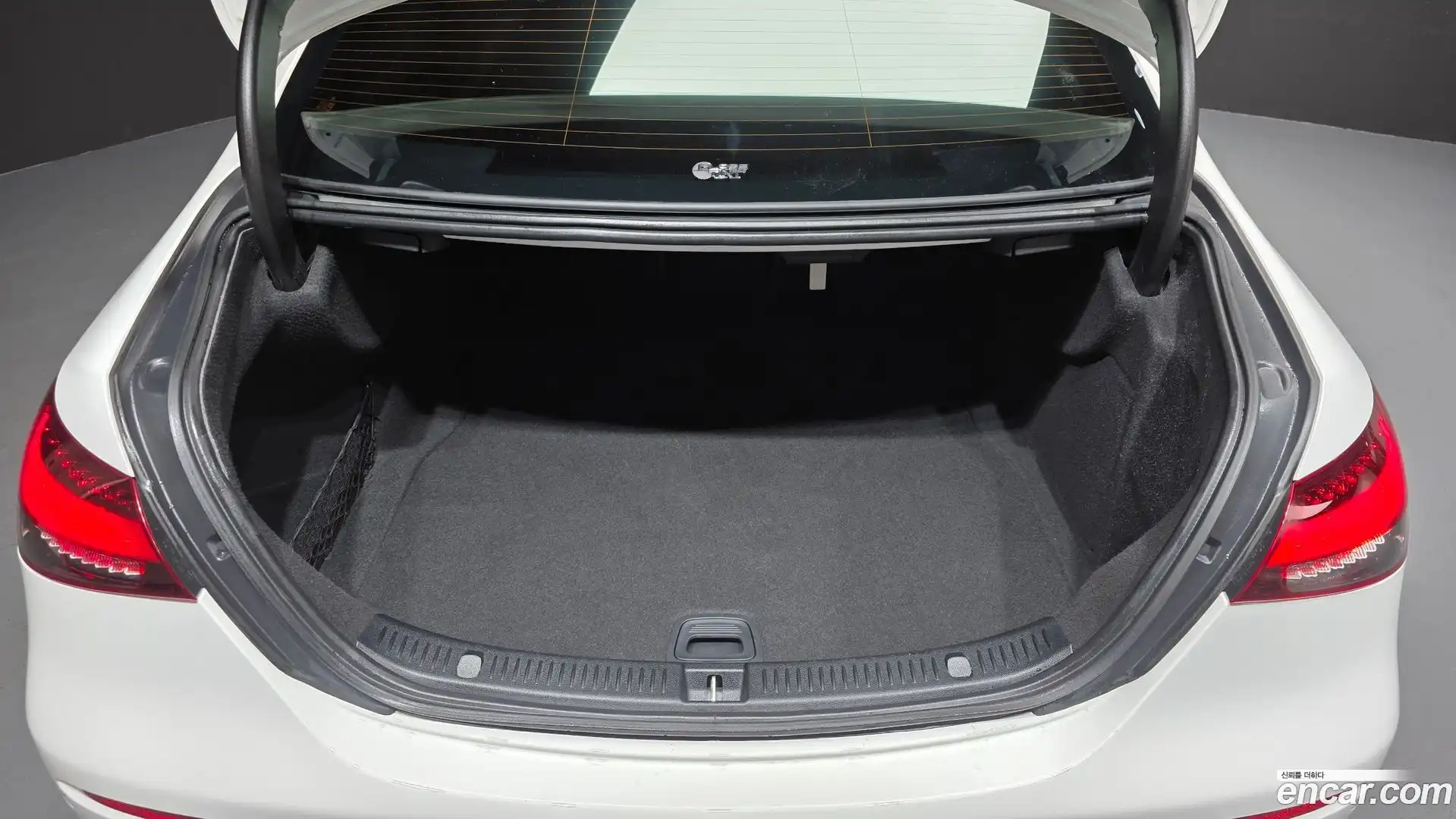 E-Class Mercedes-Benz 2023.11-OPTION-023