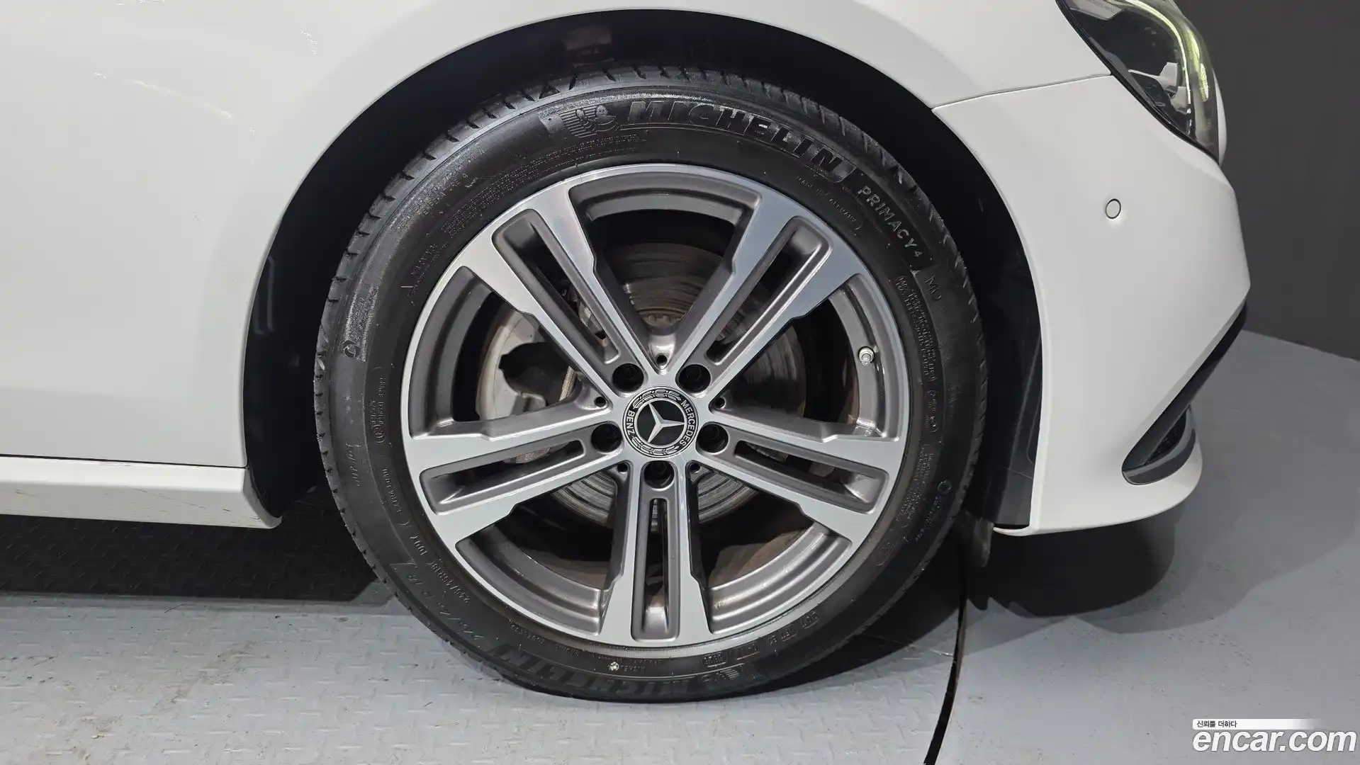 E-Class Mercedes-Benz 2023.11-OUTER-031