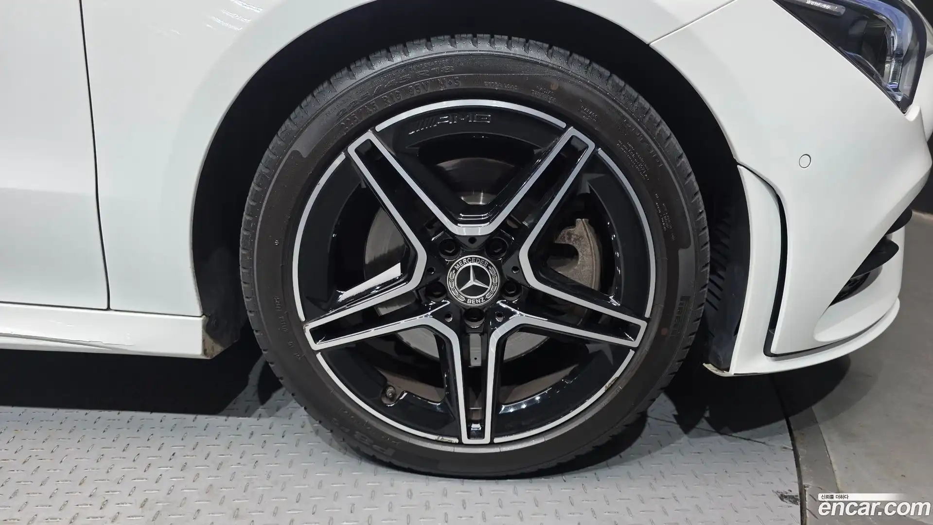 CLA-Class Mercedes-Benz 2023.0-OUTER-031