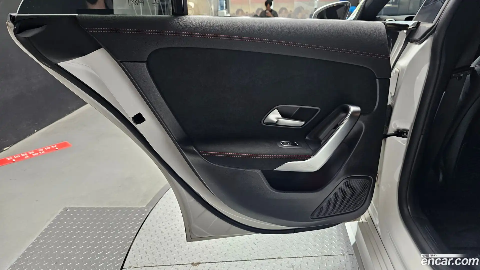CLA-Class Mercedes-Benz 2023.0-INNER-035