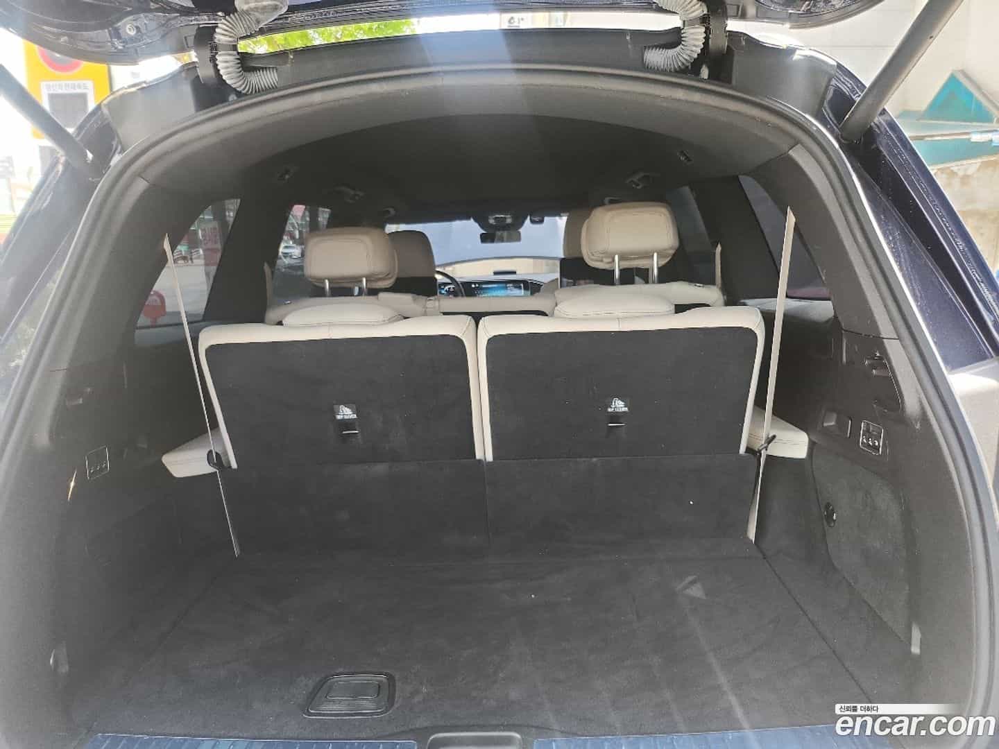 GLS-Class Mercedes-Benz 2022.11-INNER-009