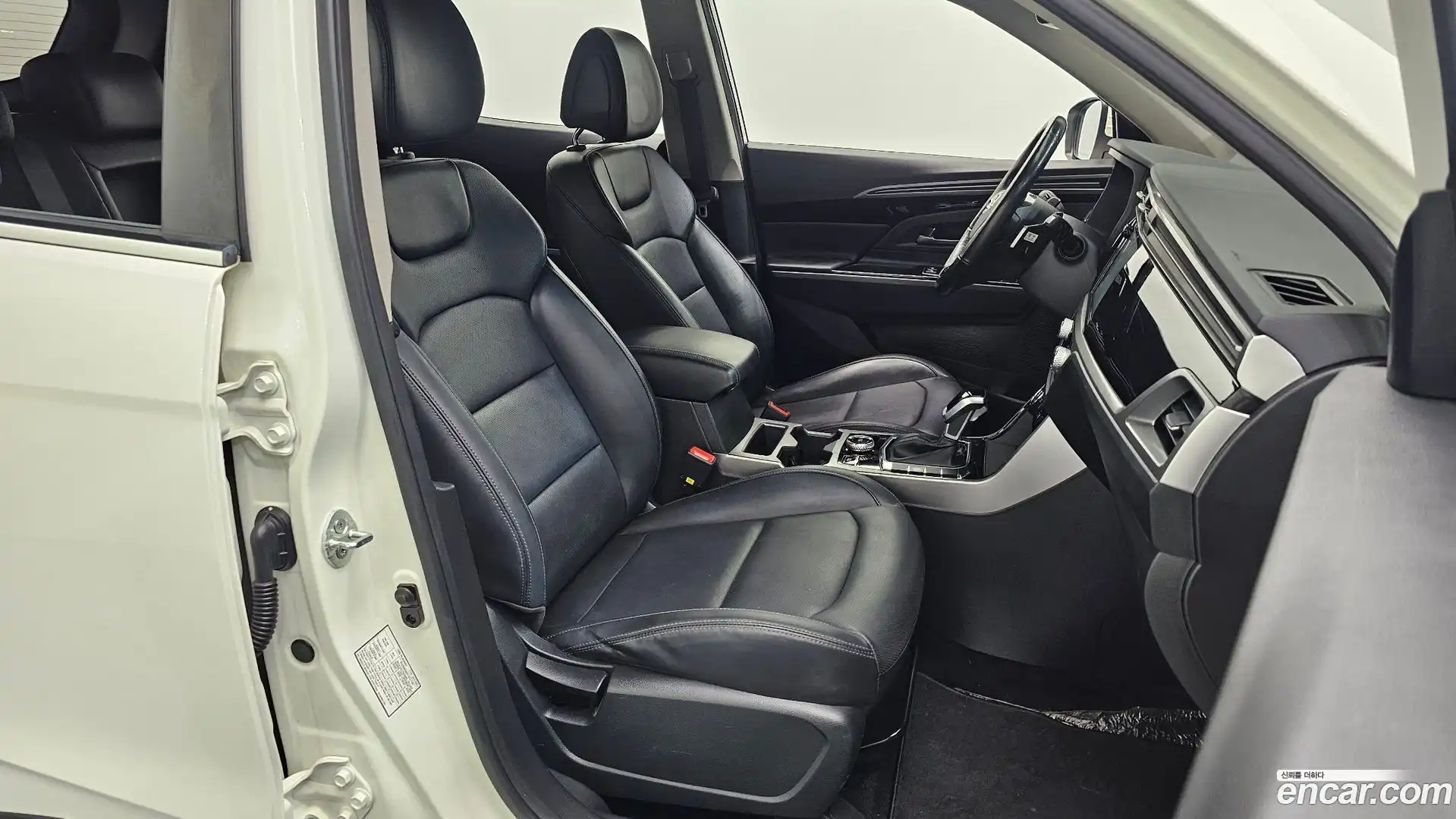 KORANDO KG Mobility 2020.9-INNER-036