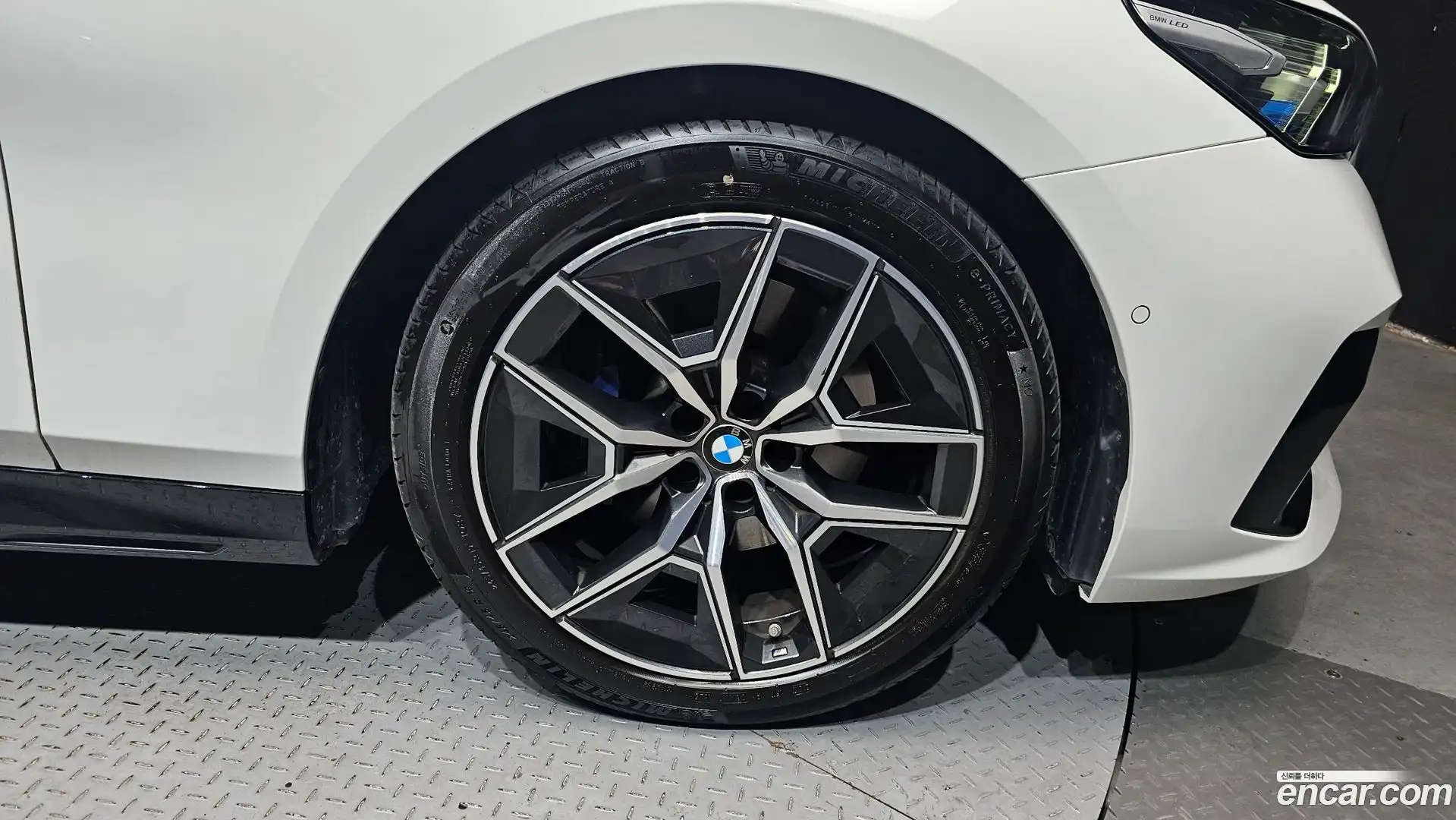 5-Series BMW 2025.8-OUTER-031