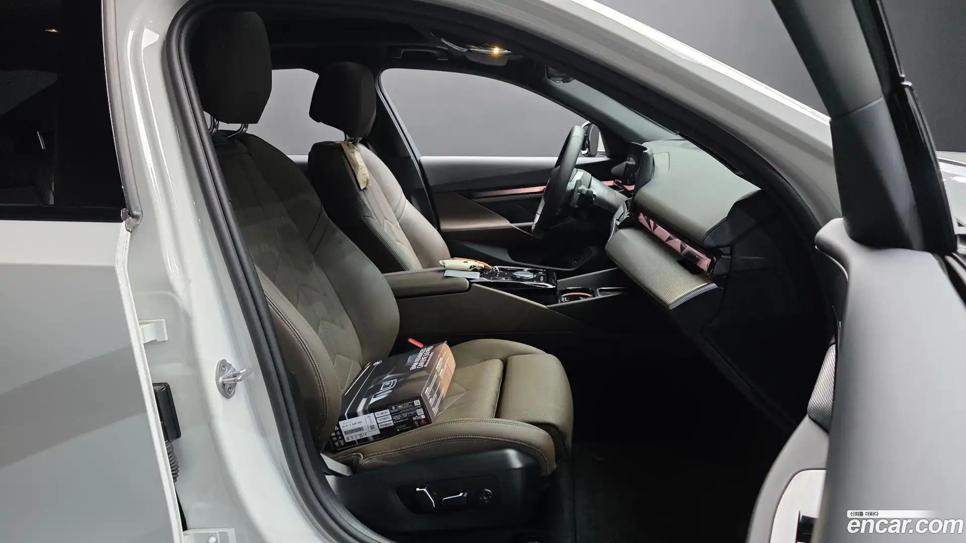 5-Series BMW 2025.8-INNER-036