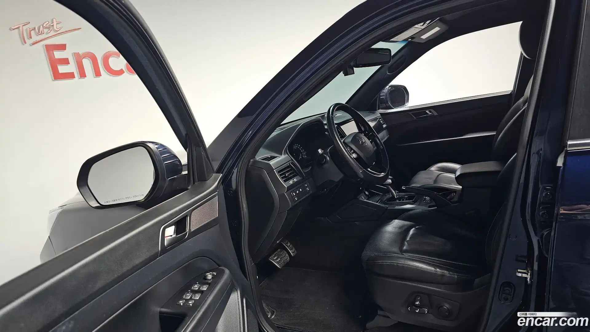 Rexton KG Mobility 2021.6-INNER-010