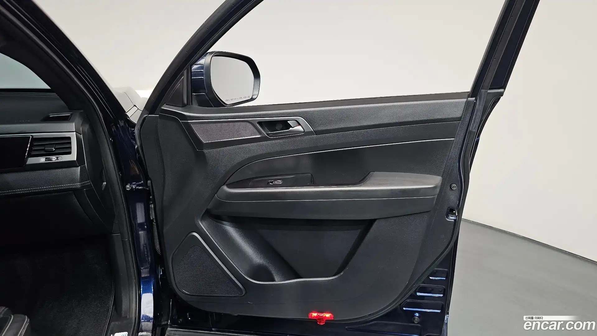 Rexton KG Mobility 2021.6-INNER-034