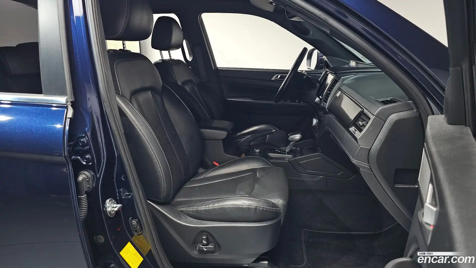 Rexton KG Mobility 2021.6-INNER-036