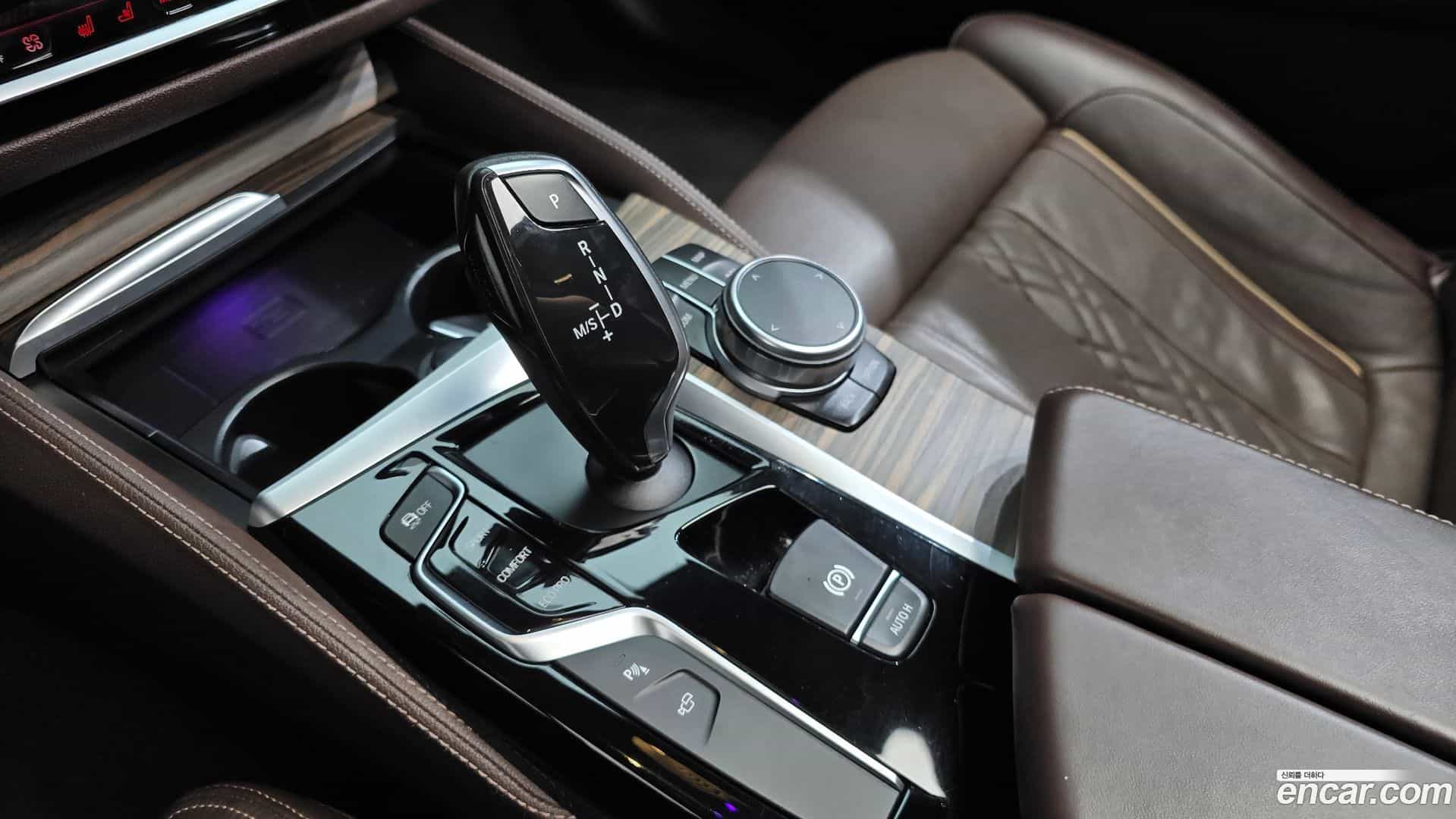 5-Series BMW 2017.10-INNER-009