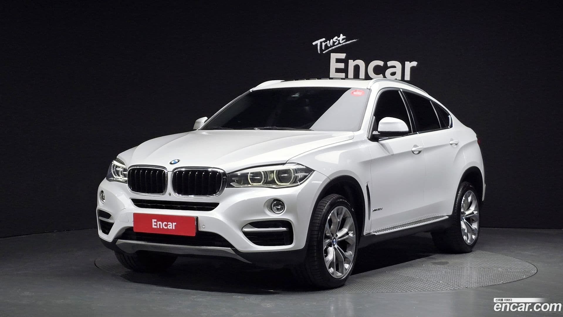 Main__Slider__Photo:X6 BMW 2017.10-0