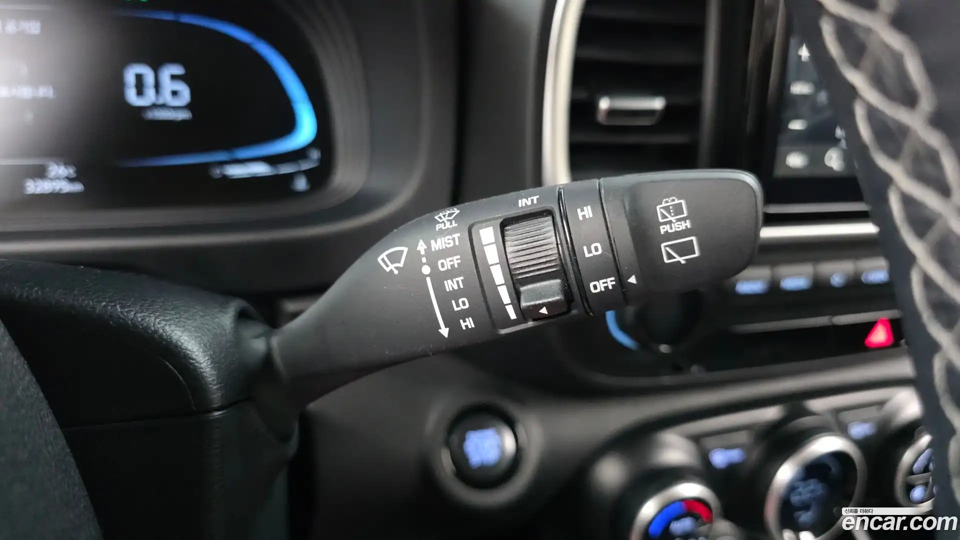 Venue Hyundai 2023.7-OPTION-024