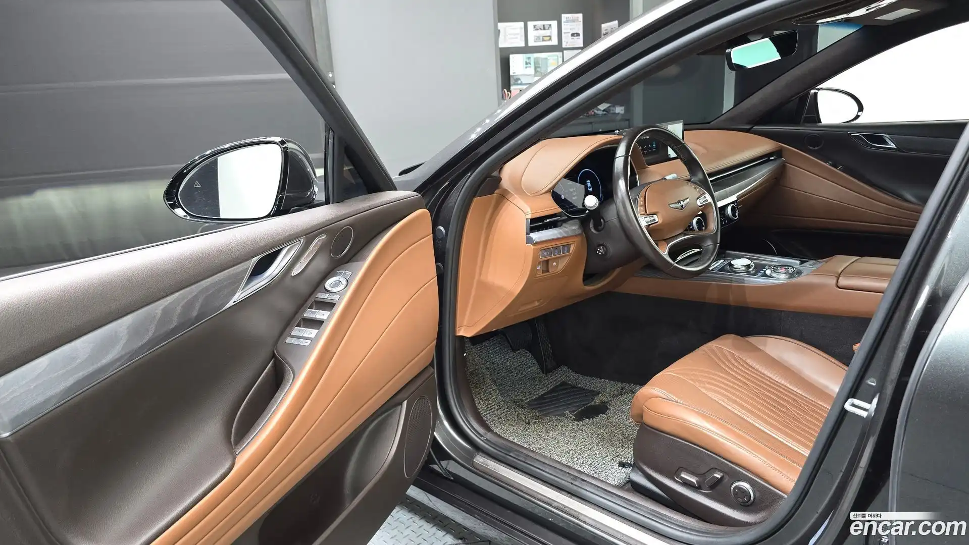 G80 Genesis 2023.0-INNER-010