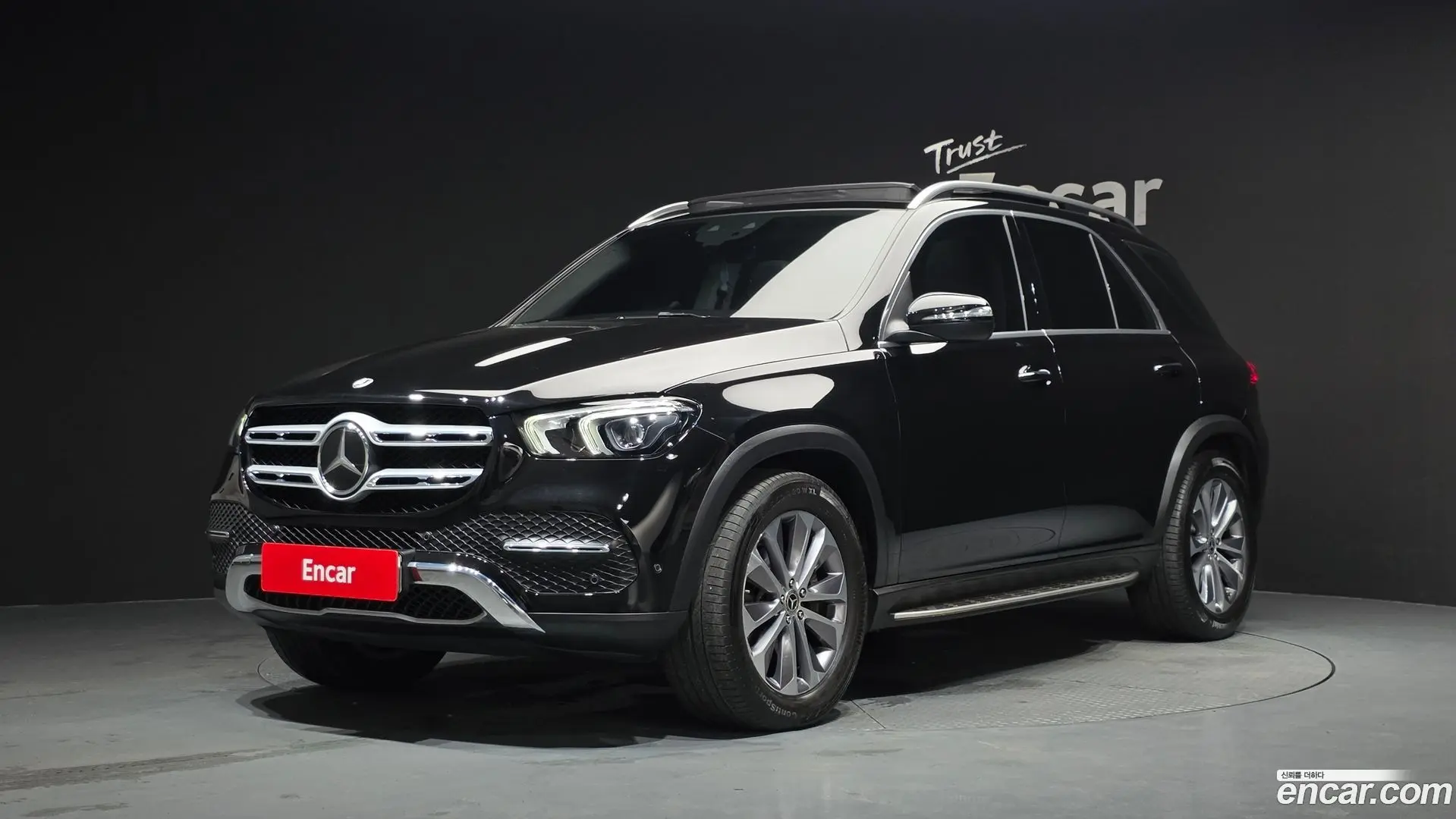 Main__Slider__Photo:GLE-Class Mercedes-Benz 2021.10-0