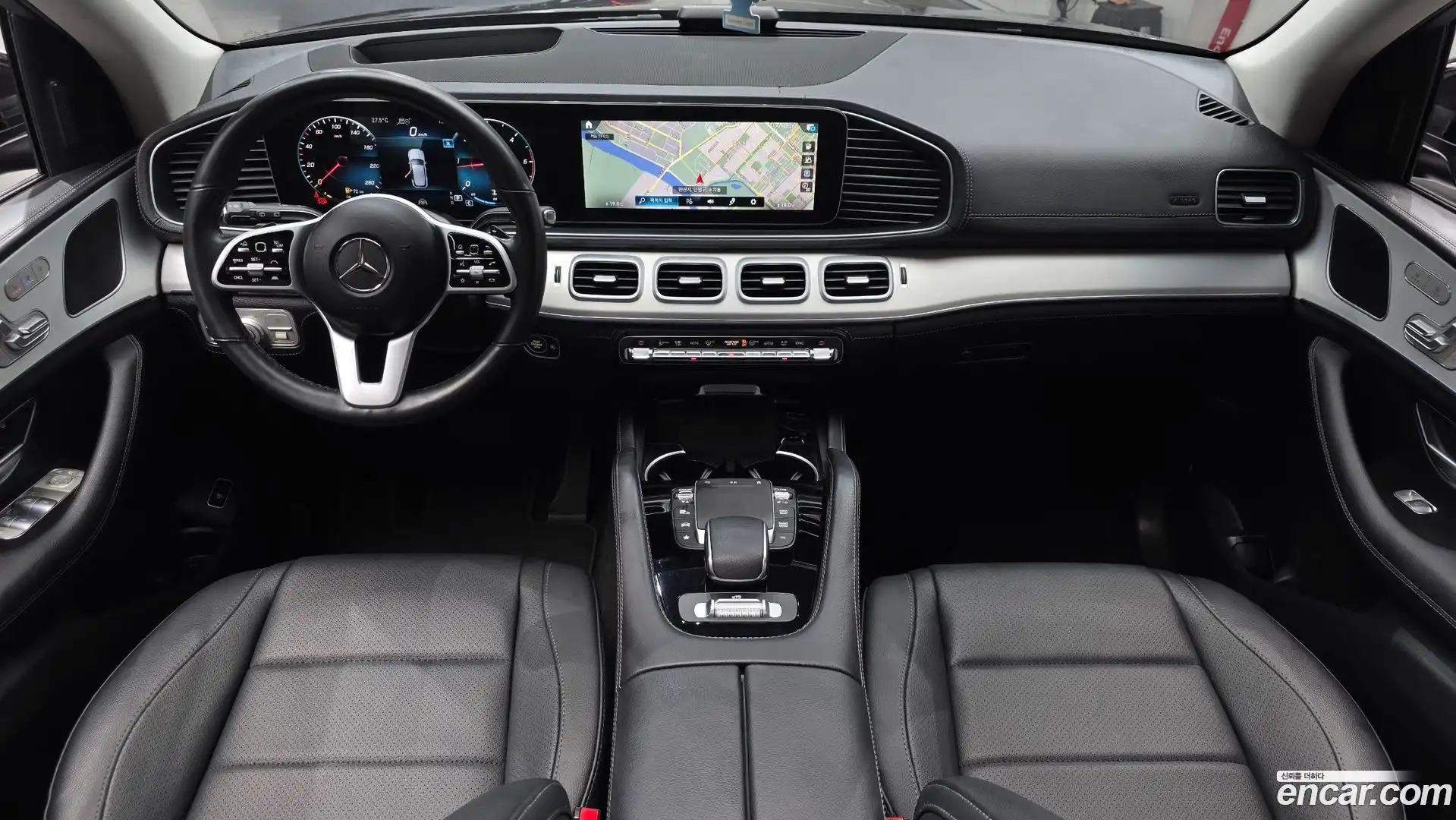 GLE-Class Mercedes-Benz 2021.10-INNER-007