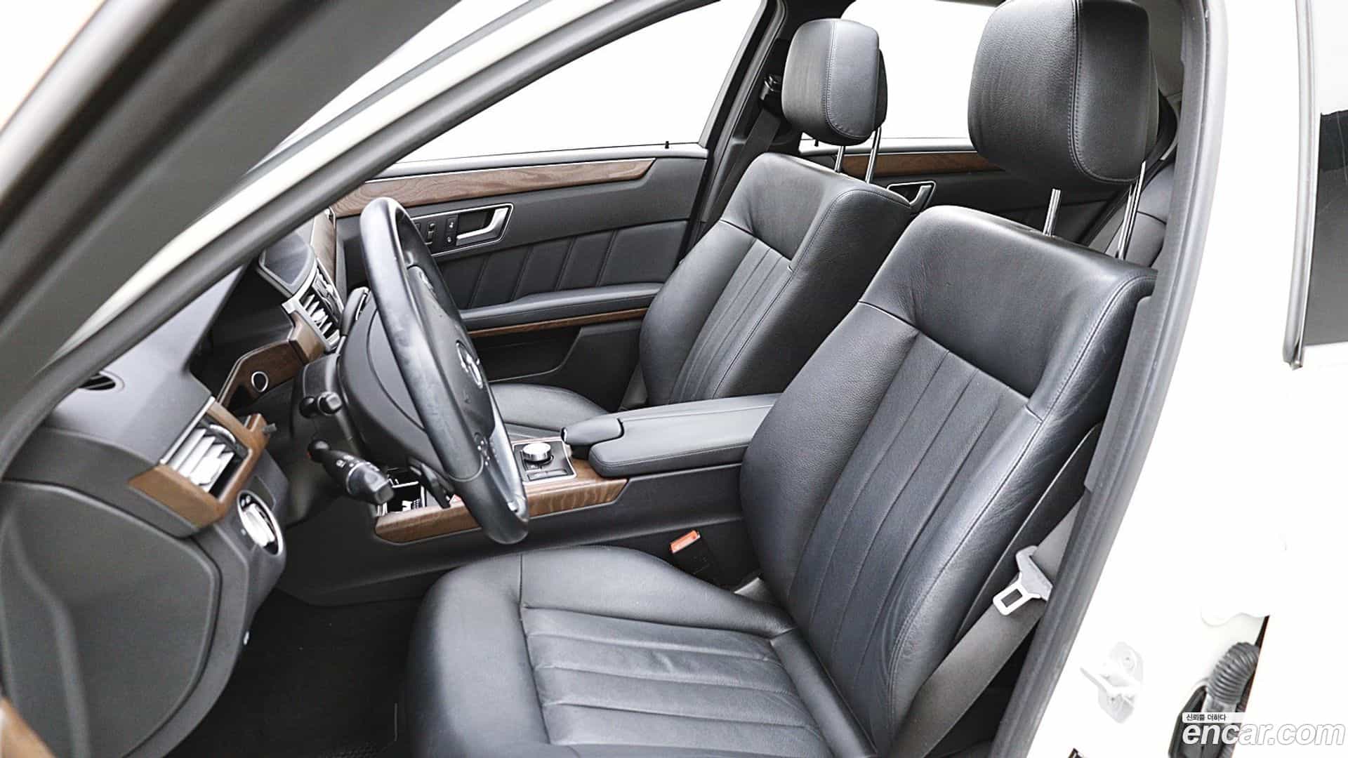 E-Class Mercedes-Benz 2013.5-OPTION-019
