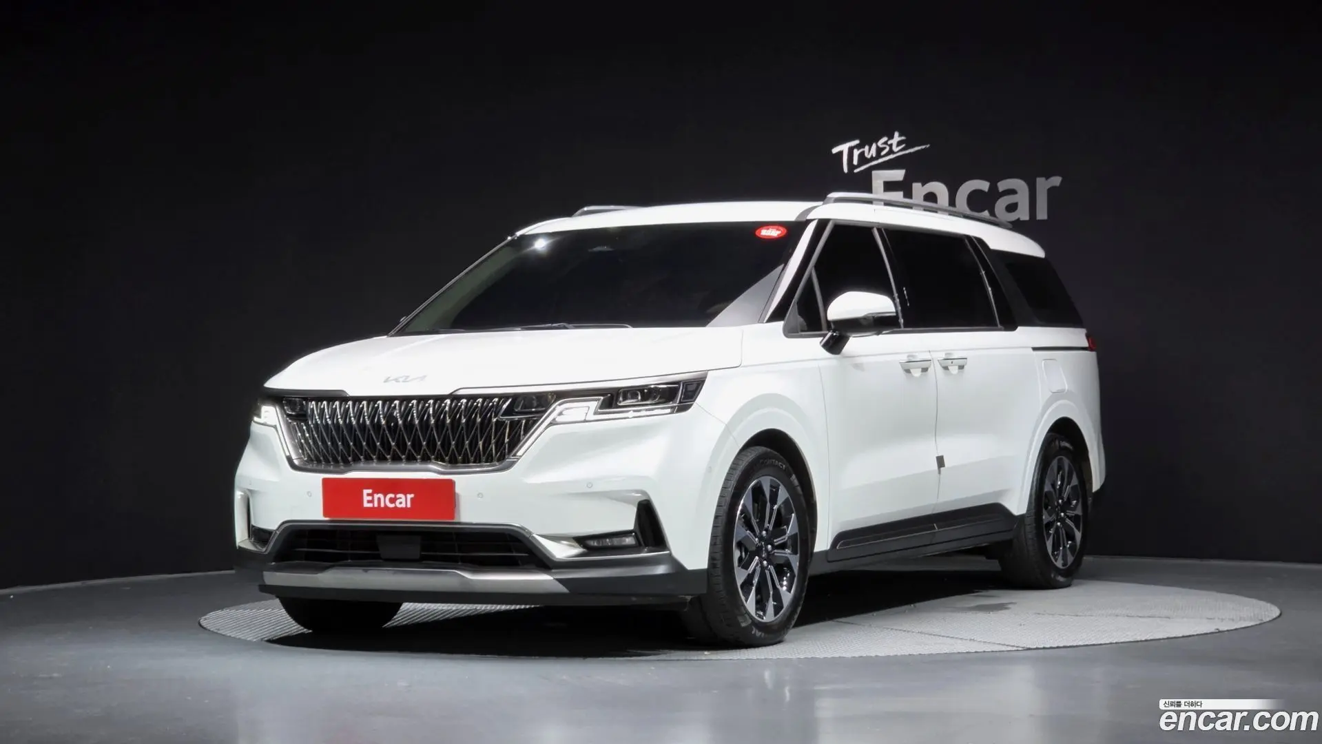 Main__Slider__Photo:Canival Kia 2023.6-0