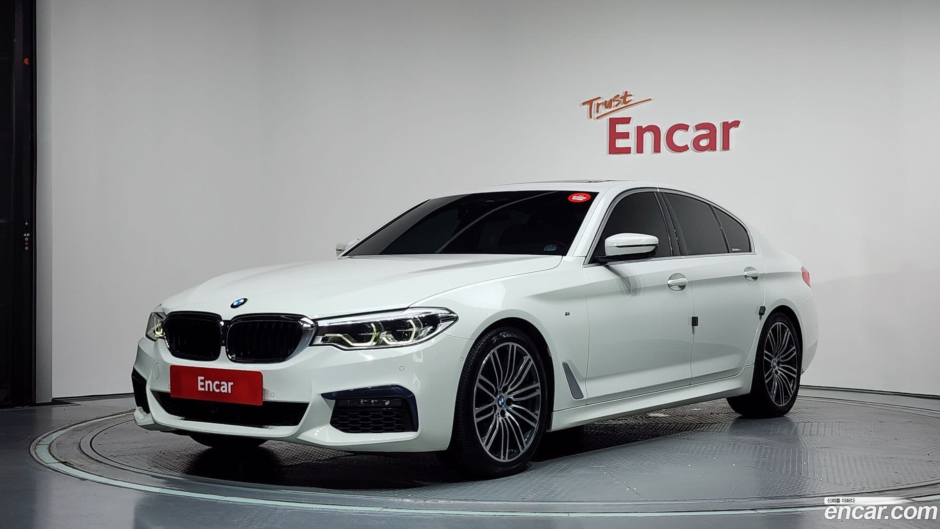Main__Slider__Photo:5-Series BMW 2019.1-0