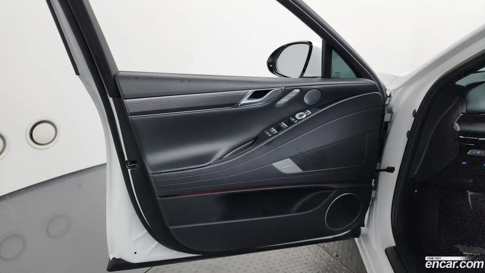 G80 Genesis 2025.7-INNER-034