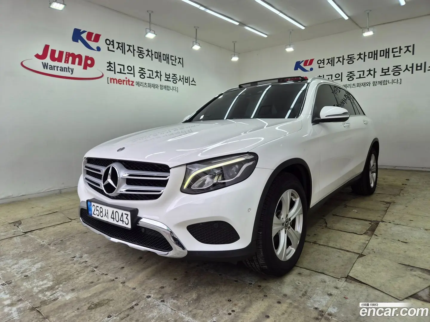 Main__Slider__Photo:GLC-Class Mercedes-Benz 2018.1-0