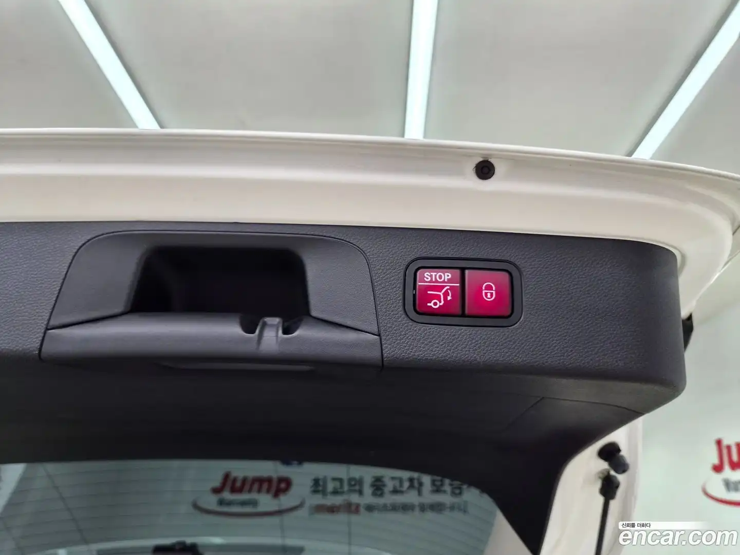 GLC-Class Mercedes-Benz 2018.1-OPTION-018