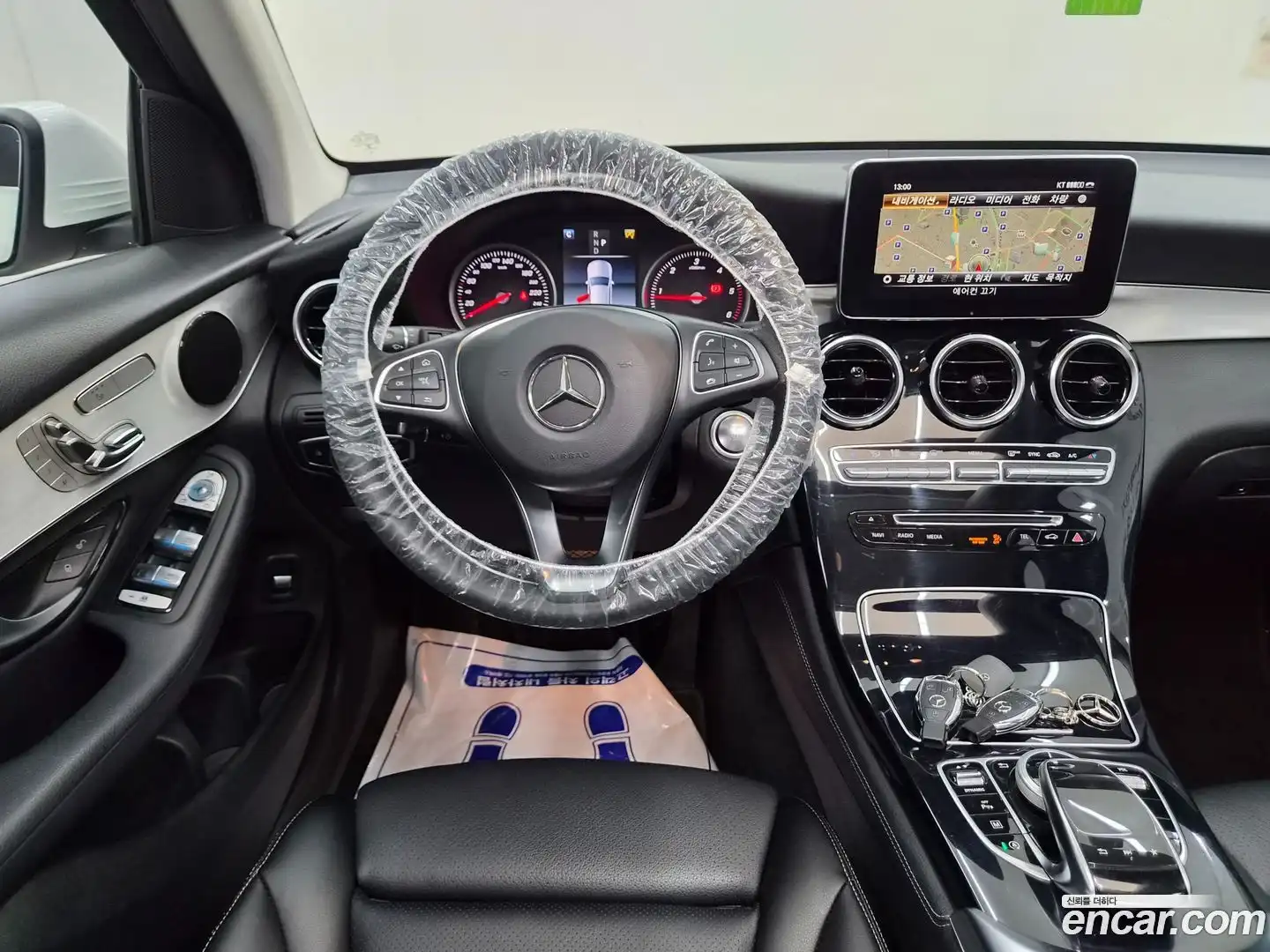 GLC-Class Mercedes-Benz 2018.1-OPTION-019