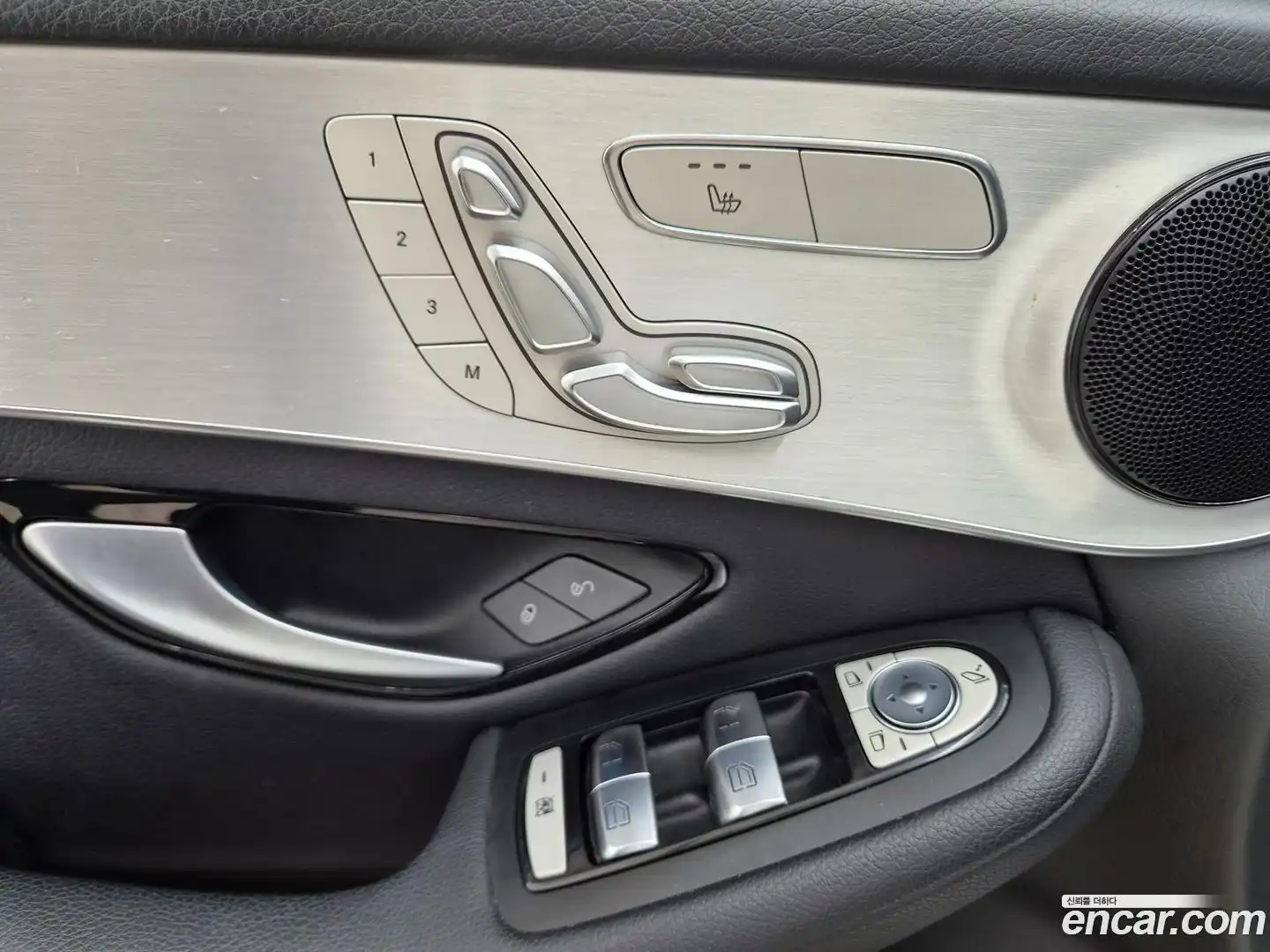 GLC-Class Mercedes-Benz 2018.1-OPTION-020