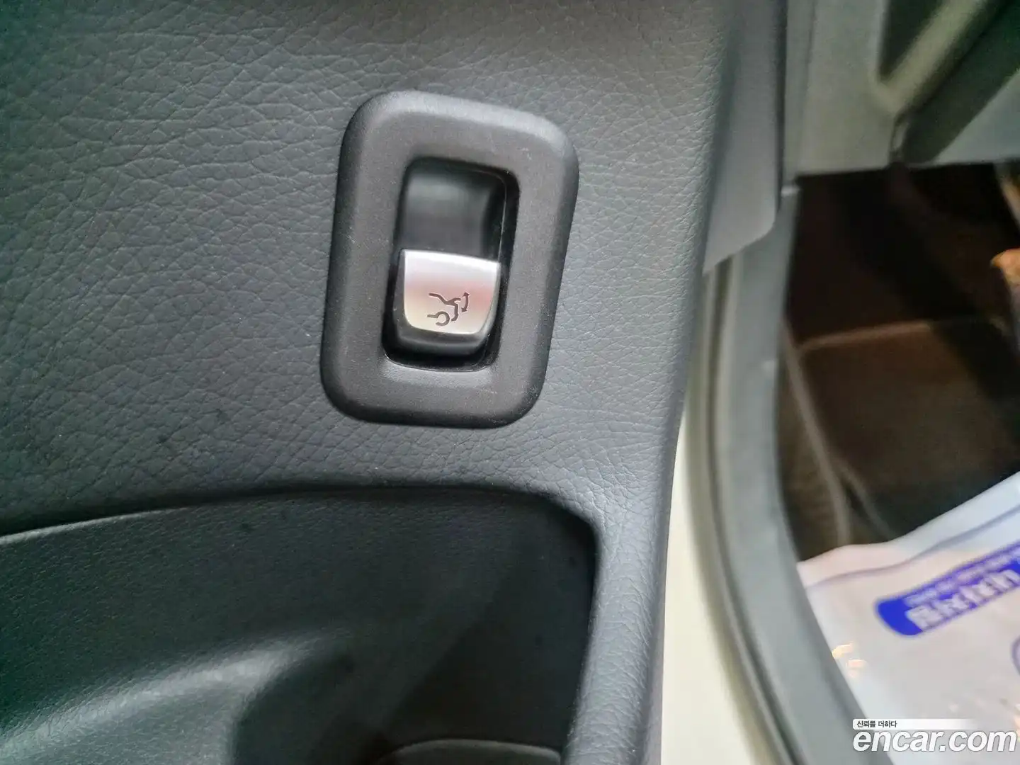 GLC-Class Mercedes-Benz 2018.1-OPTION-022